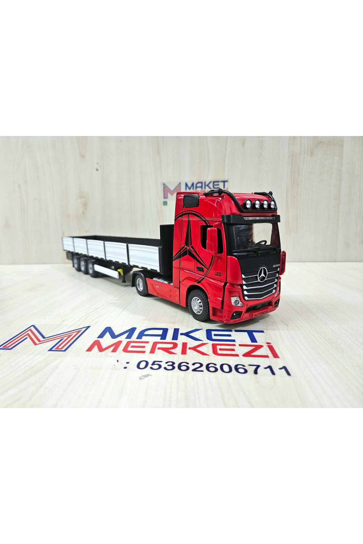 مدل خودرو نیم متر طول 1 36 MERCEDES ACTROS RIFLE تریلر نام نوشته شده قرمز اورجینال Maket