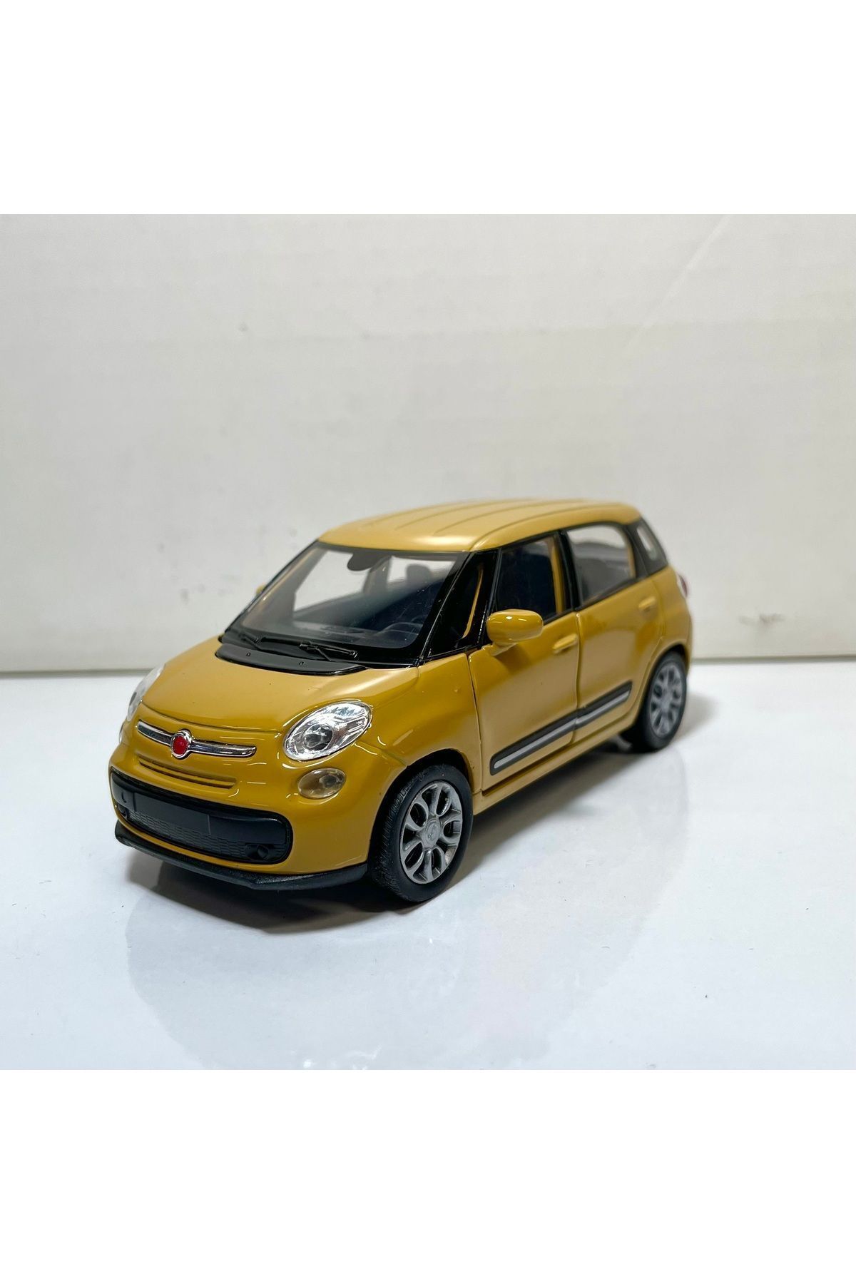 مدل خودرو ماشین اسباب بازی فیات 500L 2013 1 36 مقیاس WELLY DIECAST METAL MODEL اورجینال Genel Markalar