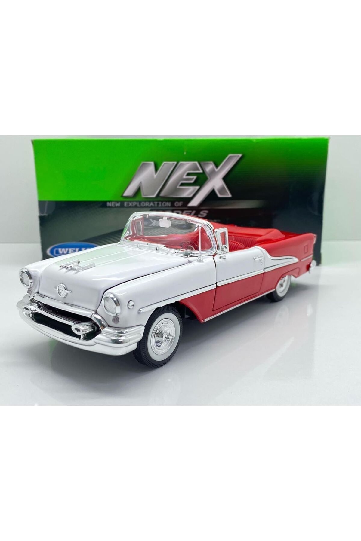 مدل خودرو 1.24 SCALE WELLY BRAND دارای مجوز 1955 OLDSMOBILE SUPER 88 قرمز سفید ماشین فلزی دو رنگ اورجینال WELLY