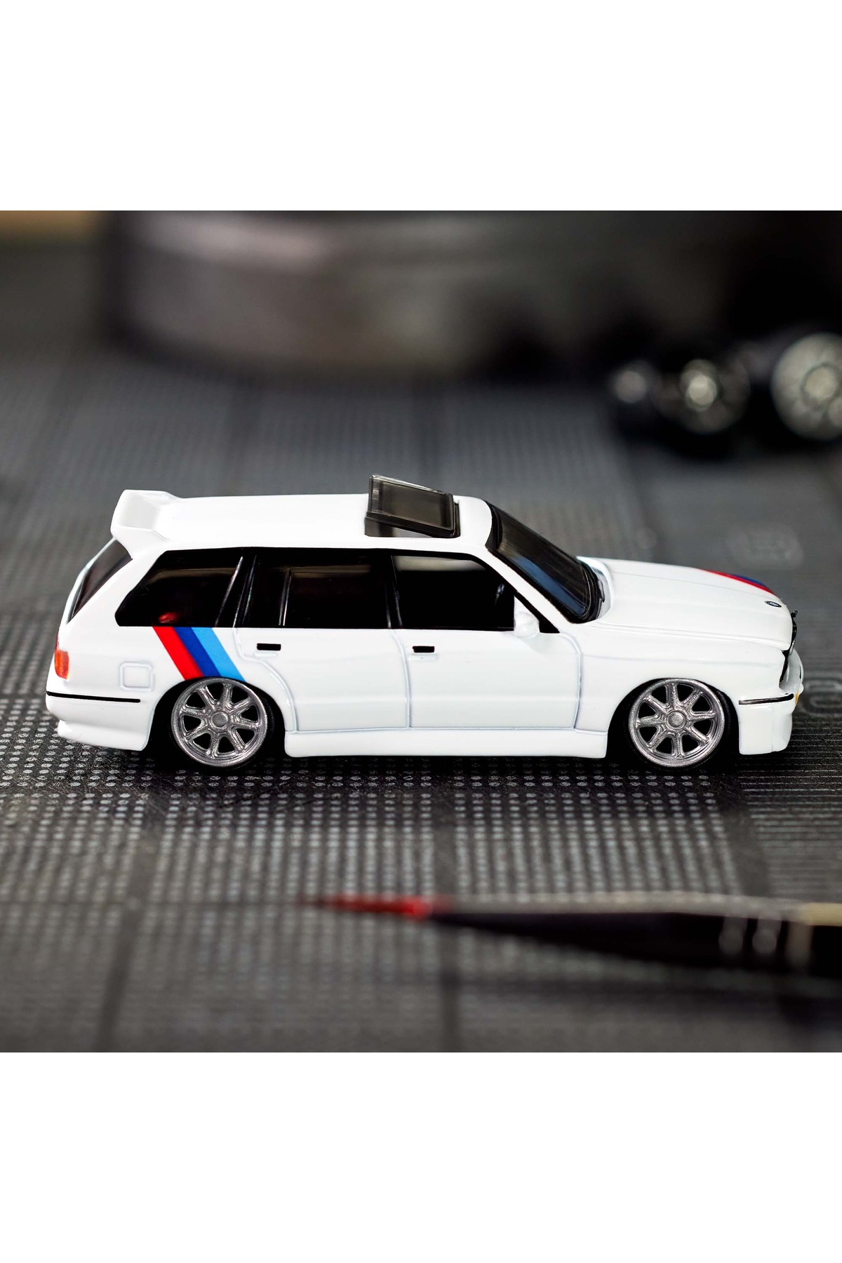 ماشین اسباب بازی گردآورندگان چرخ های داغ نخبگان 64 1990 BMW 318I TOURING هات ویلز اورجینال HOT WHEELS