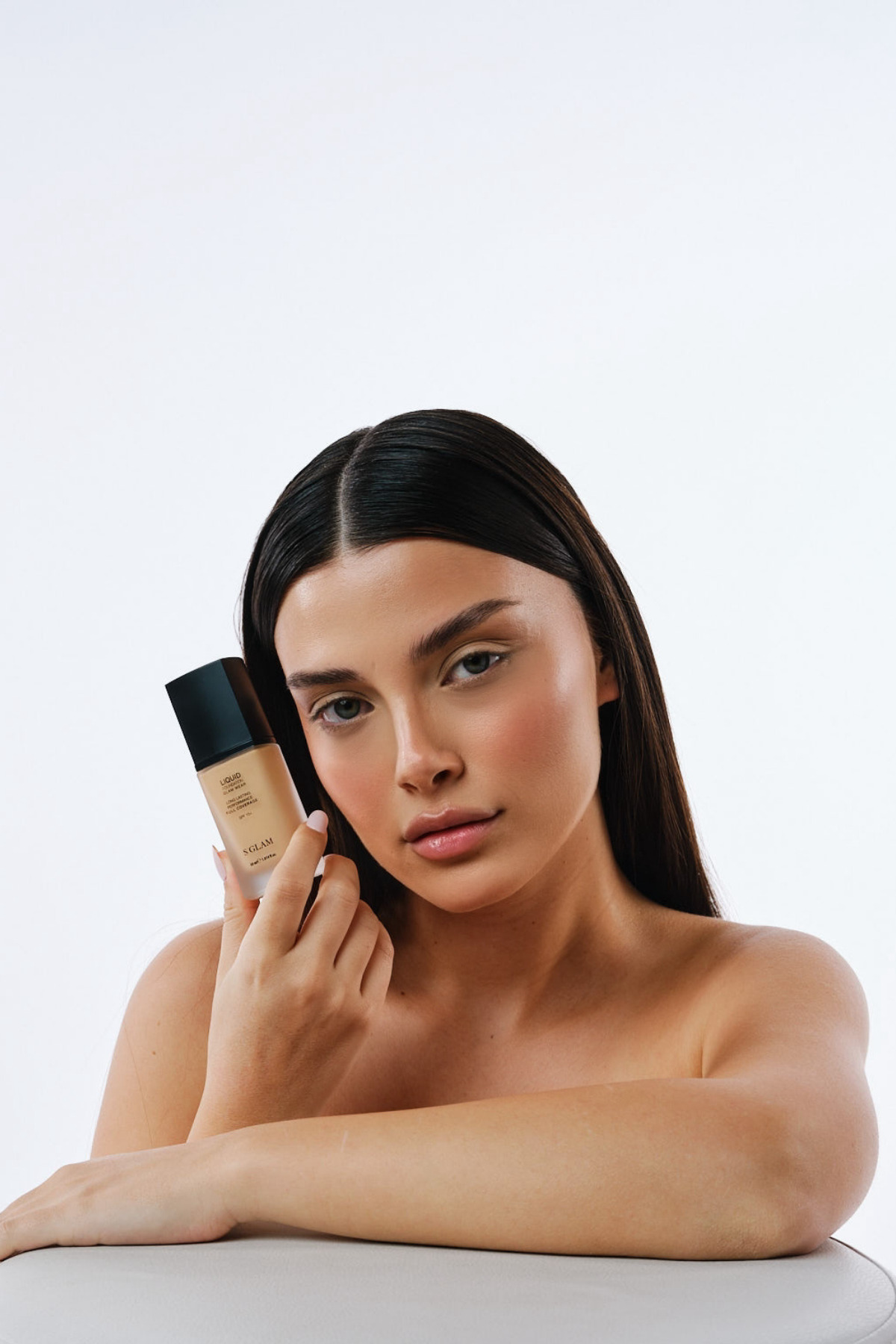 کرم پودر مایع رنگ بژ مدل MEDIUM با SPF15 و حجم 30 میلی لیتر S'GLAM