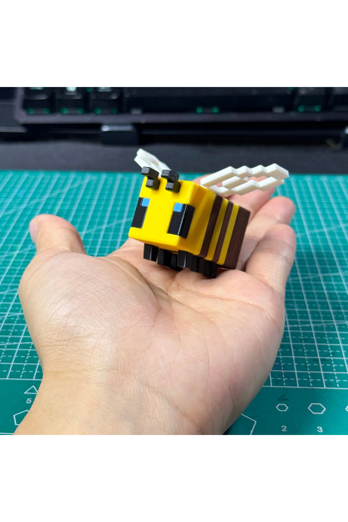 اسباب بازی های فیگور شخصیت MINECRAFT BEE FIGURE 10 CM GRAT3D