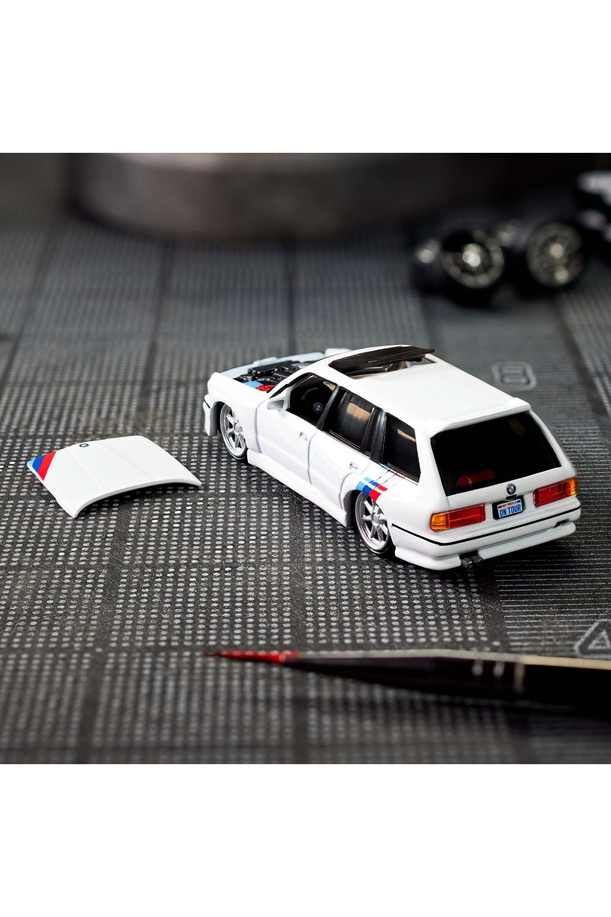 ماشین اسباب بازی گردآورندگان چرخ های داغ نخبگان 64 1990 BMW 318I TOURING هات ویلز اورجینال HOT WHEELS