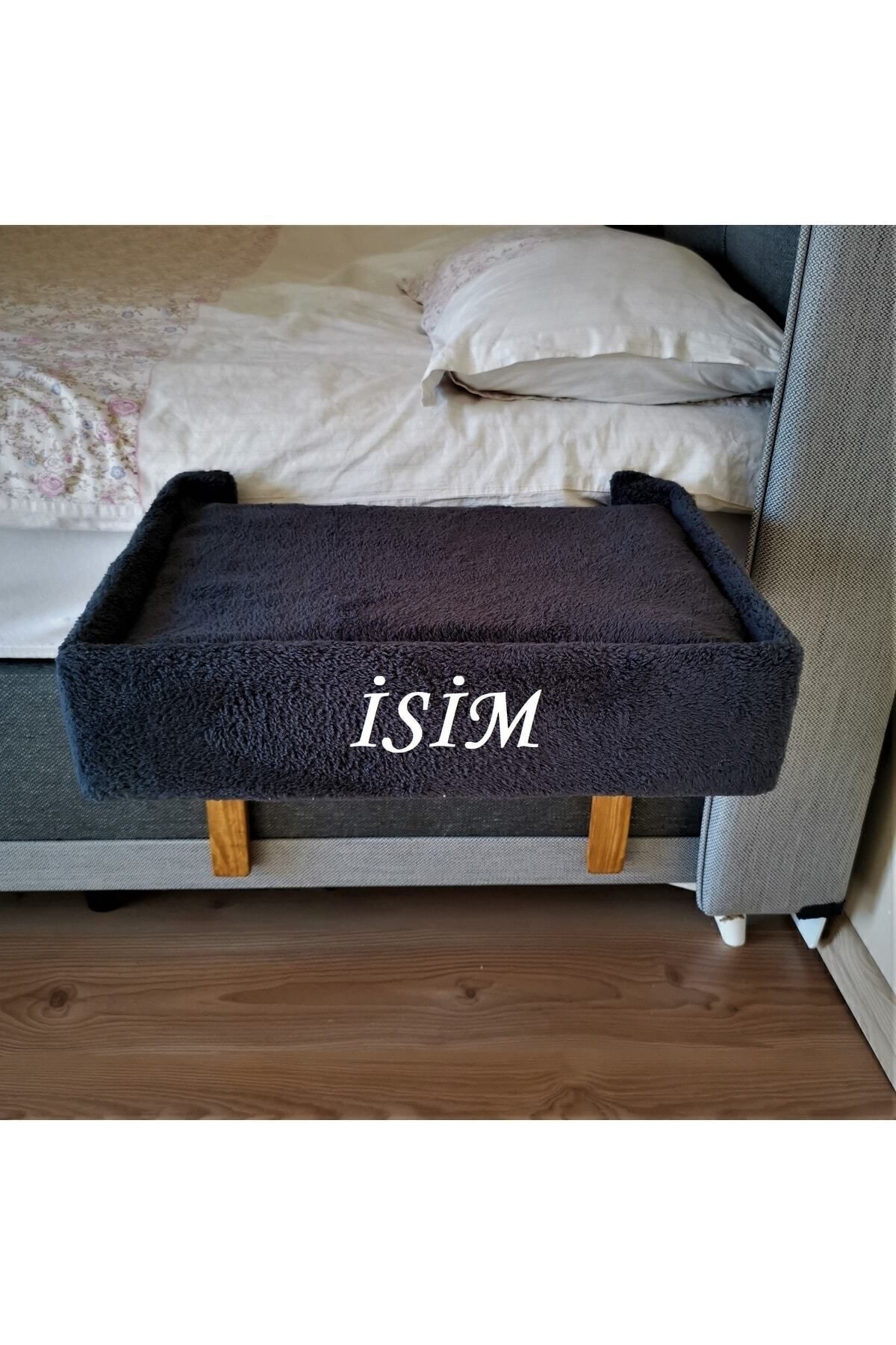 جای خواب گربه کنار تخت کدی KEDİ، روکش ولسافت و نام‌دار خاکستری