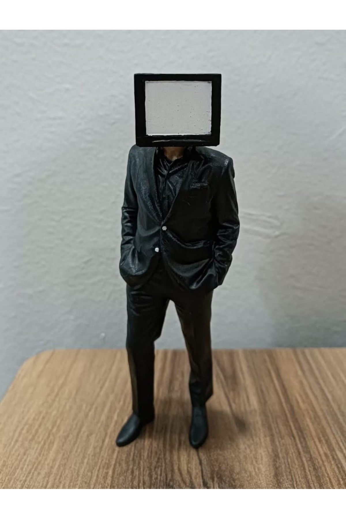 فیگور SKIBIDI TOILET TVMAN FIGURE 20 CM CAMERA MAN از ترکیه 3DLAYERCRAFT