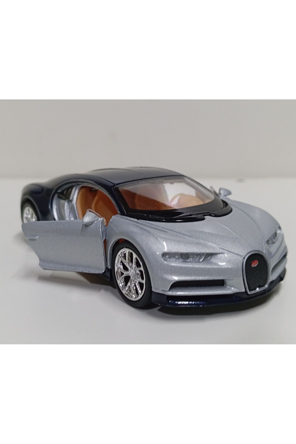 مدل خودرو 1:32 BUGATTI CHIRON اورجینال WELLY