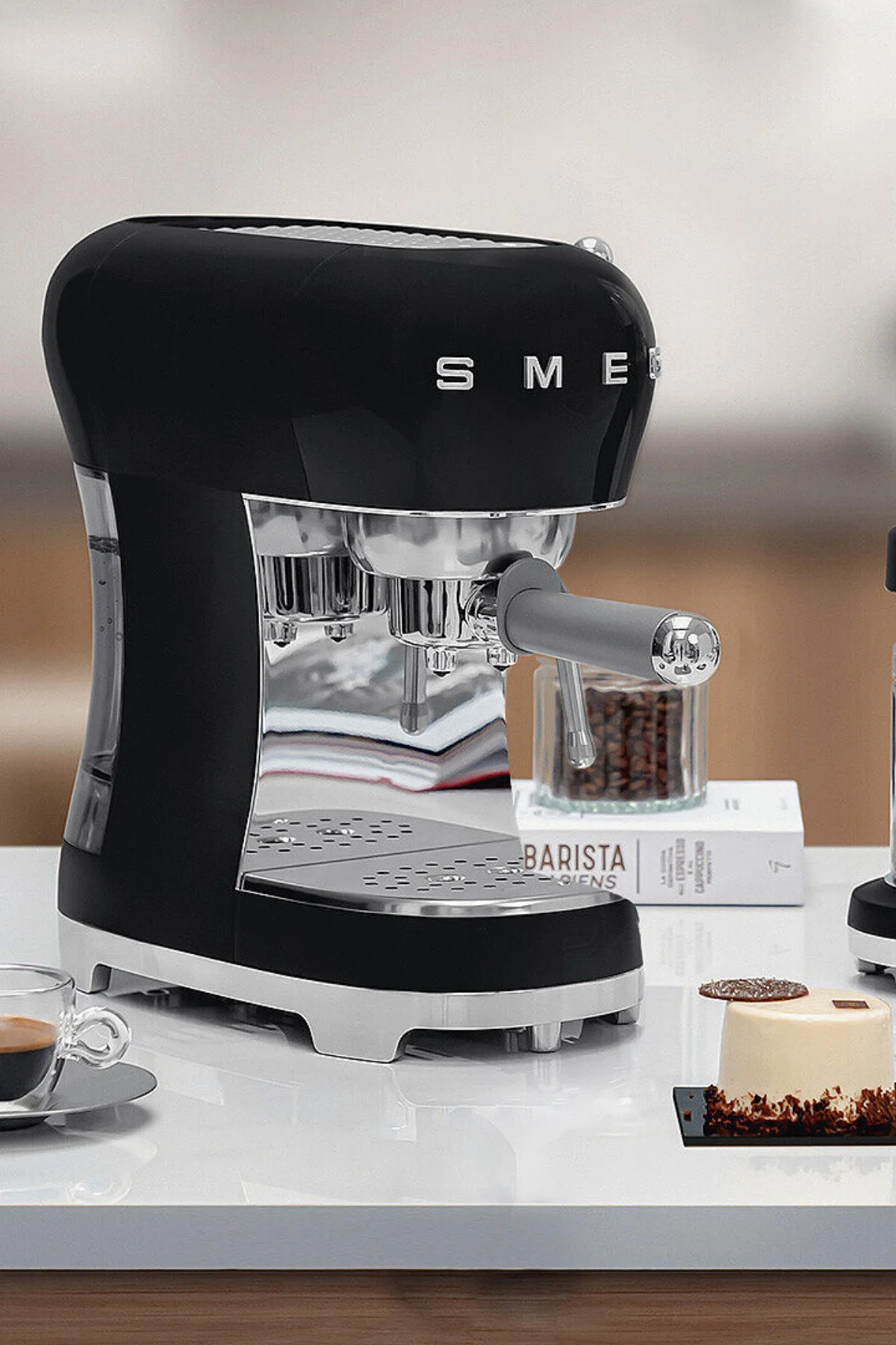 دستگاه اسپرسو و کاپوچینو قهوه سیاه به سبک دهه 50 اورجینال Smeg
