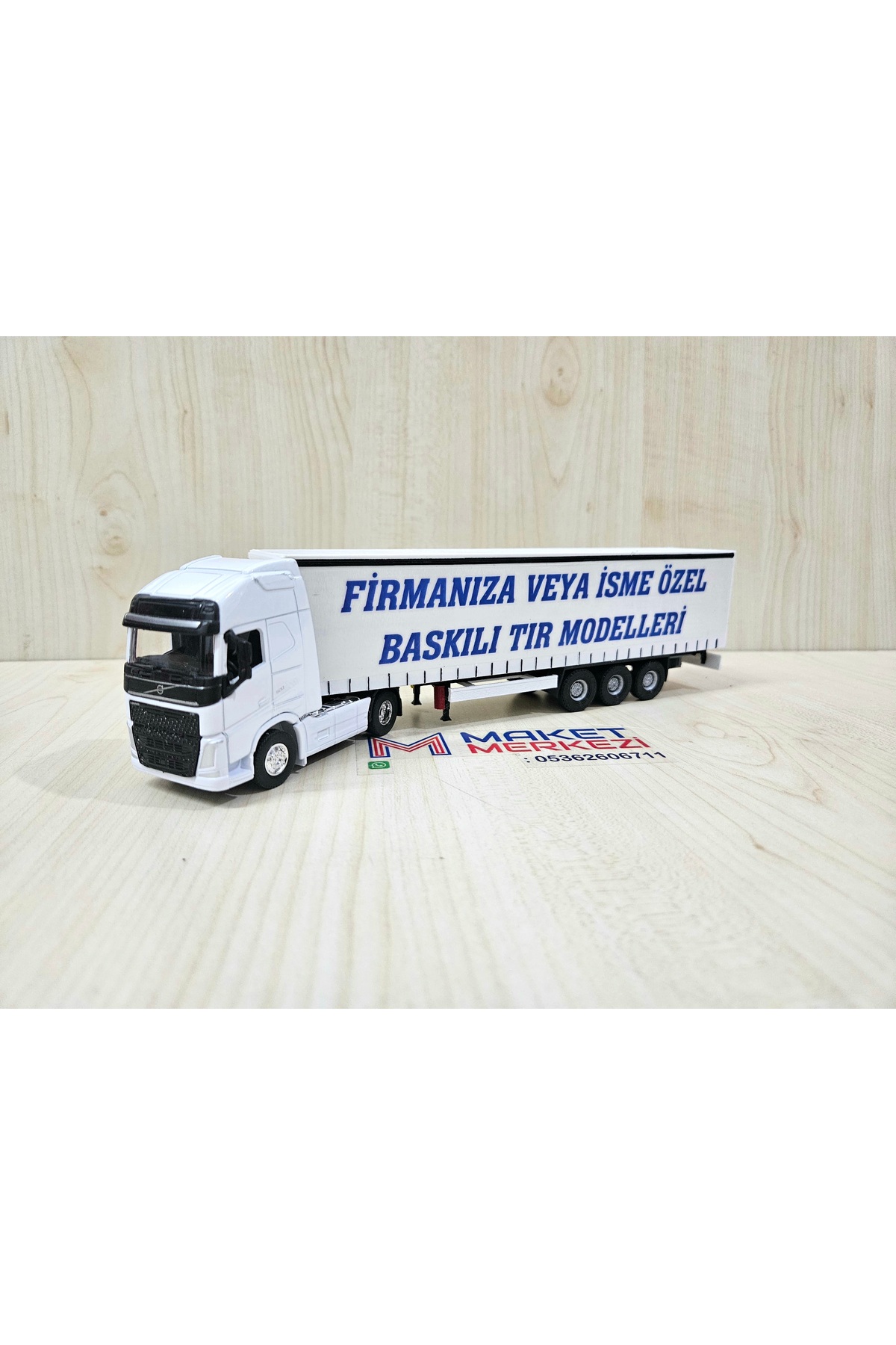مدل خودرو کامیون VOLVO FH4 سفید در مقیاس 1 64 طول 25 سانتی متر نام شرکت را می توان نوشت اورجینال WELLY