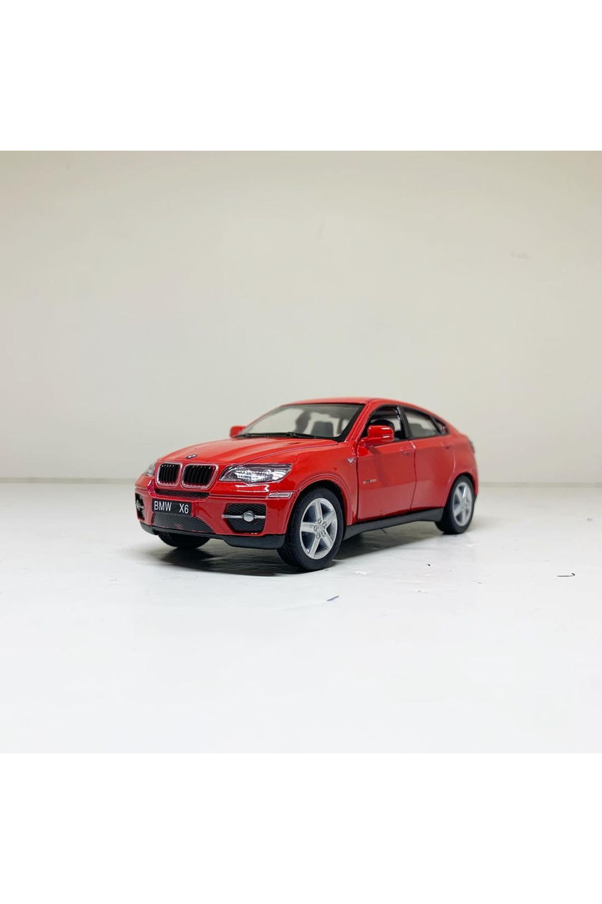 مدل خودرو 1.36 SCALE KINSMART دارای مجوز BMW X6 ماشین فلزی رنگ قرمز 12 سانتی متر اورجینال WELLY