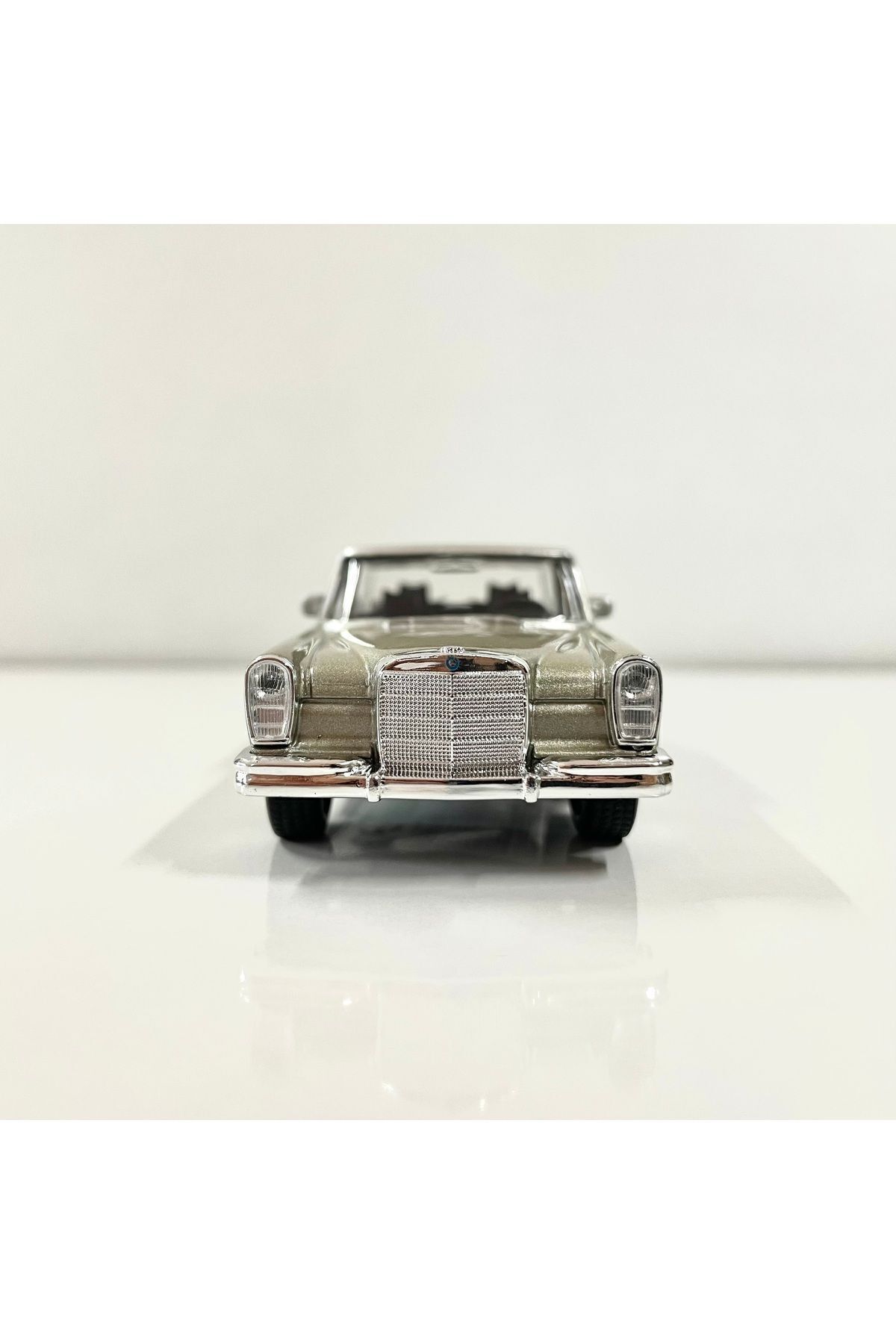مدل خودرو 1963 MERCEDES BENZ 600 1 36 SCALE WELLY DIECAST METAL CAR TOY PULL DROP اورجینال WELLY