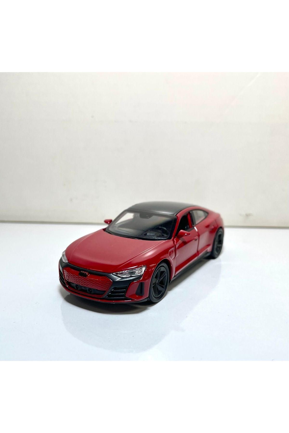 مدل خودرو AUDI RS E TRON GT 1 36 SCALE WELLY DIECAST METAL MODEL CAR TOY اورجینال WELLY