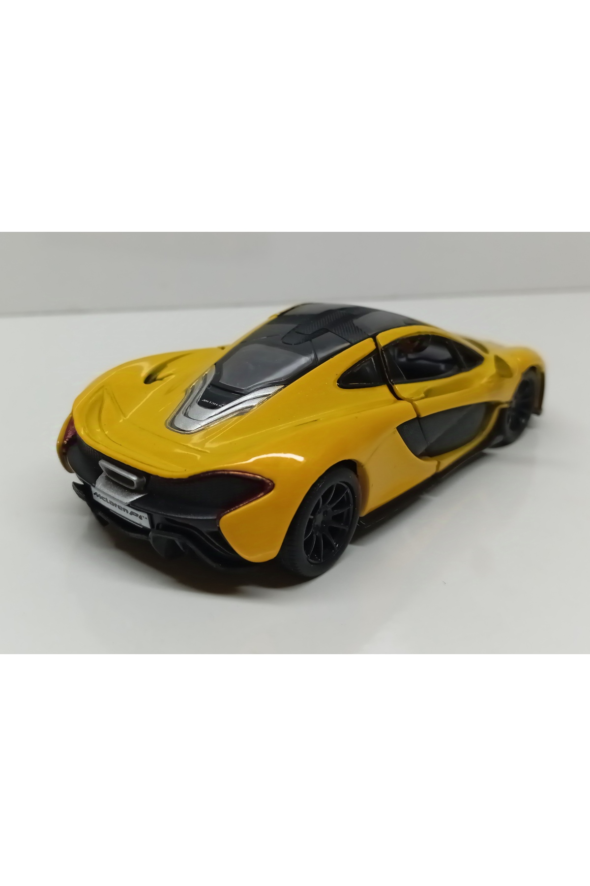 مدل خودرو DIANOMI در مقیاس 1:36 MCLAREN P1 ماشین فلزی را بکشید و رها کنید اورجینال Kinsmart