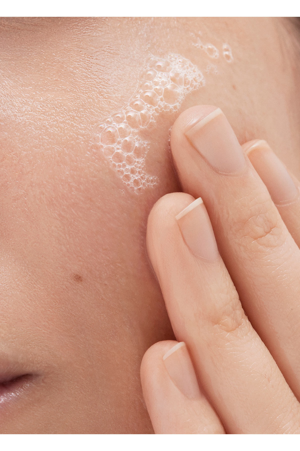 ژل میسلار تسکین‌دهنده 240 میلی‌لیتری برای پاک‌سازی صورت Babe Laboratorios