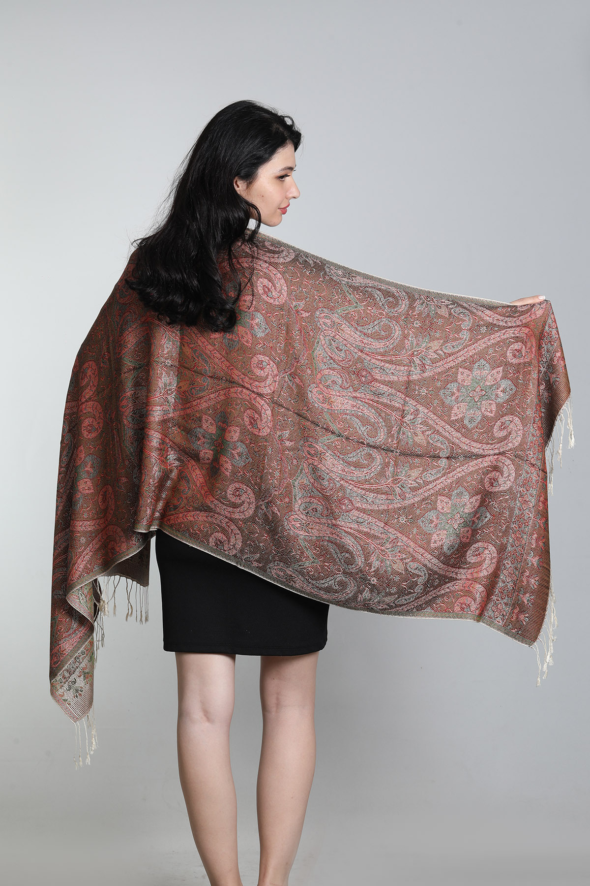 شال زنانه دوطرفه ابریشم ۱۰۰٪ دودی چندرنگ میستیک Mystic، مدل MS-411