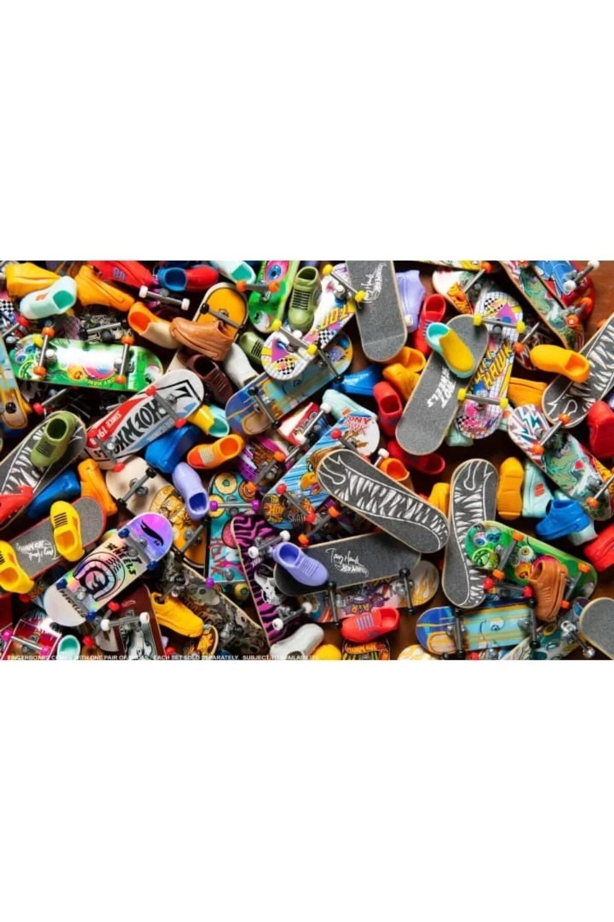 ماشین اسباب بازی اسکیت روی انگشتان تعطیلات و کفش هات ویلز اورجینال HOT WHEELS