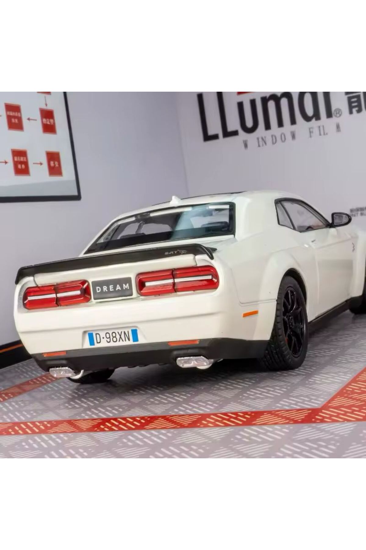 مدل خودرو DODGE CHALLENGER SRT سفید 1:24 DIECAST MODEL CAR ماشین کلکسیونی اورجینال SECTOYS