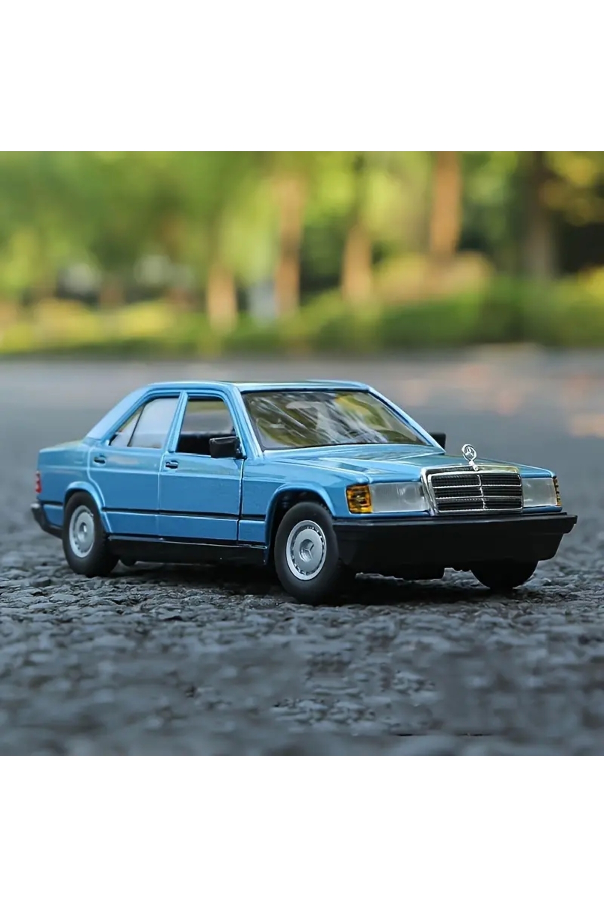 مدل خودرو BURAGO 1 24 MERCEDES BENZ 190E 2.6 MODEL VEHICLE BLUE 17.7CM X 5.5CM 7.3CM اورجینال BBURAGO