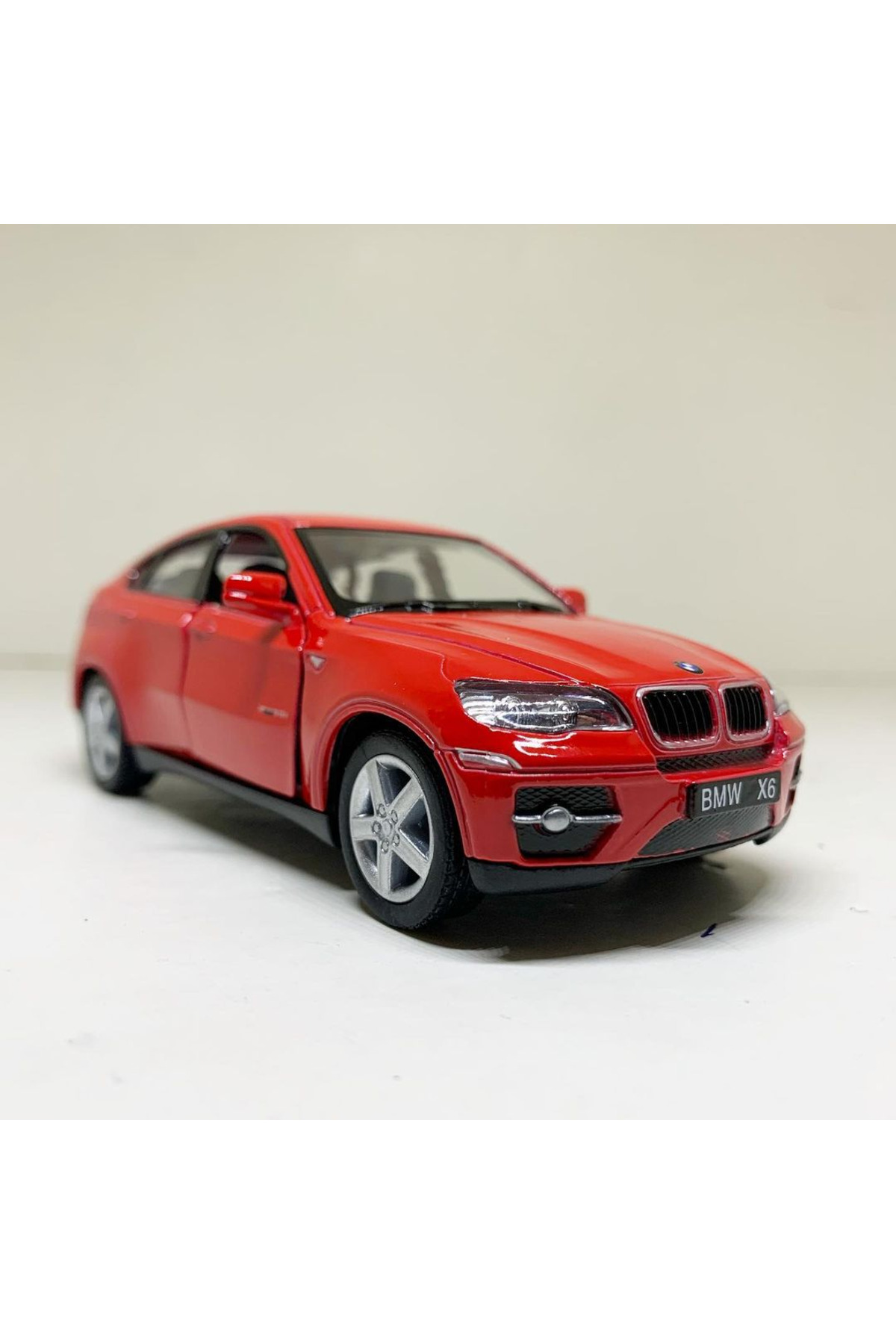 مدل خودرو 1.36 SCALE KINSMART دارای مجوز BMW X6 ماشین فلزی رنگ قرمز 12 سانتی متر اورجینال WELLY