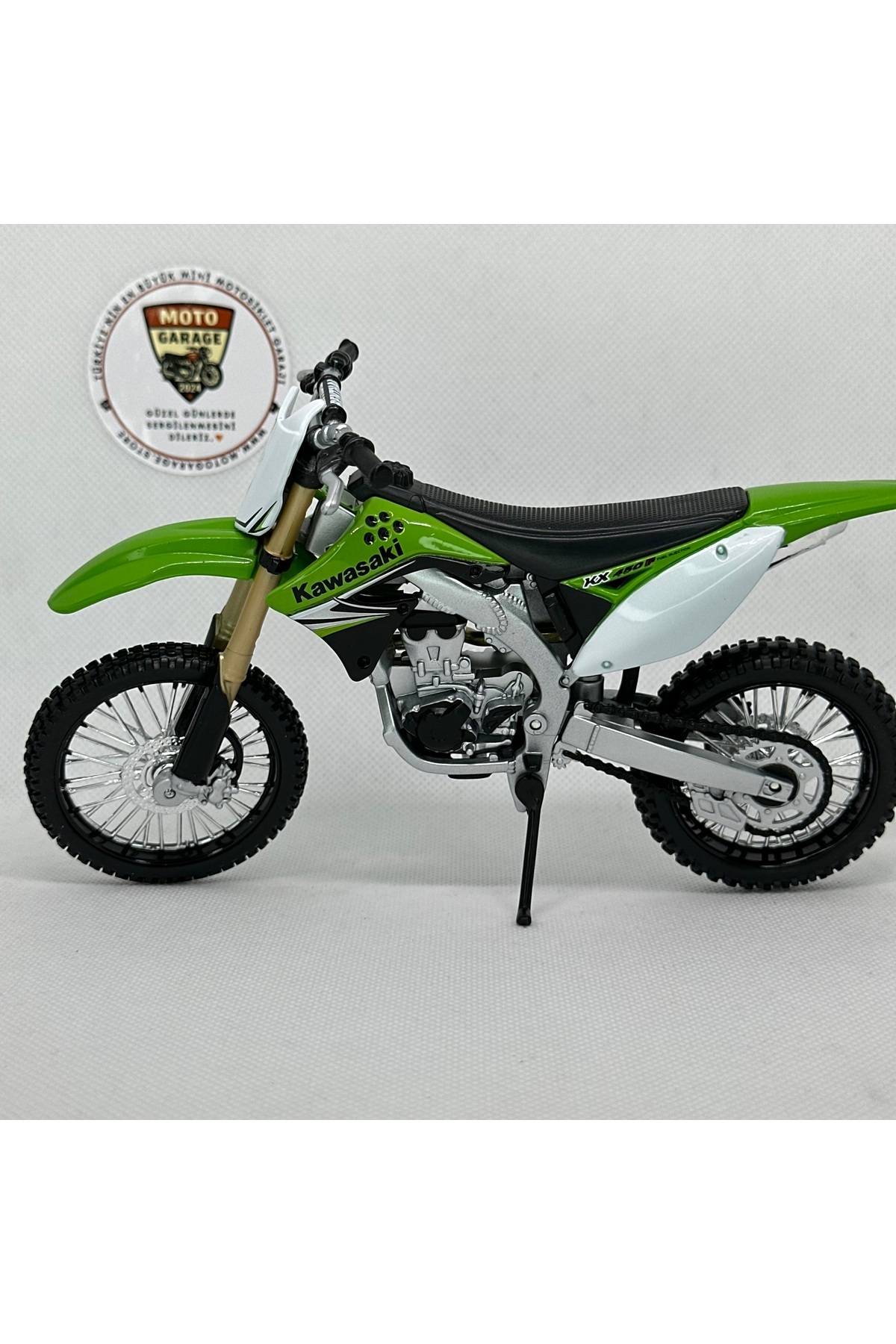 مدل خودرو موتورسیکلت KAWASAKI KX 450F 1:12 DIECAST – فلزی دارای مجوز اورجینال Maisto Diecast