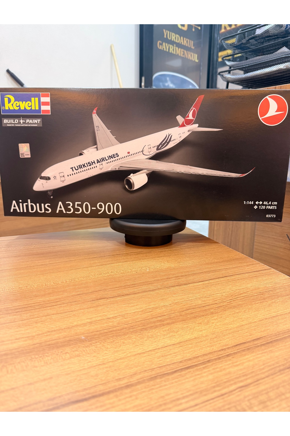 مدل خودرو AIRBUS A350 900 1 144 SCALE AIRPLANE MODEL – 45.4 CM از ترکیه REVELL