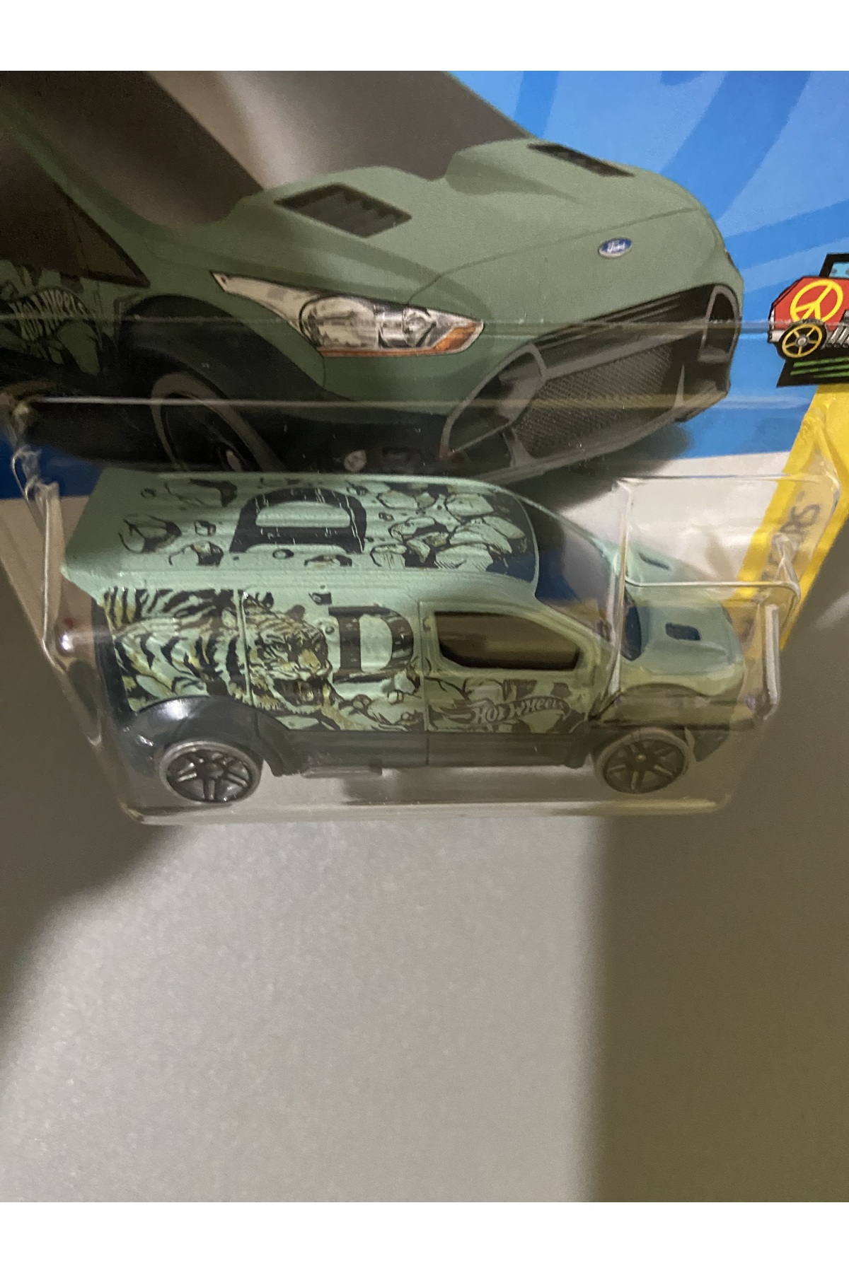 ماشین اسباب بازی فورد ترانزیت اتصال هات ویلز اورجینال HOT WHEELS