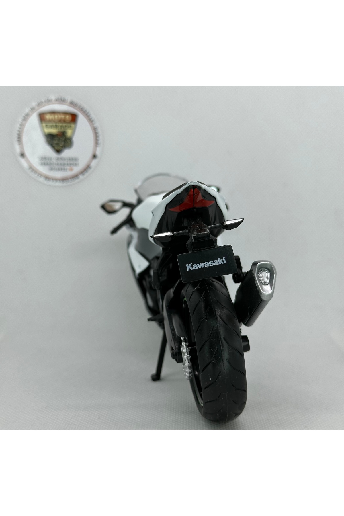 مدل خودرو موتورسیکلت KAWASAKI NINJA ZX 6R 1:12 DIECAST – اسباب بازی و مجسمه فلزی مجاز اورجینال RMZ City