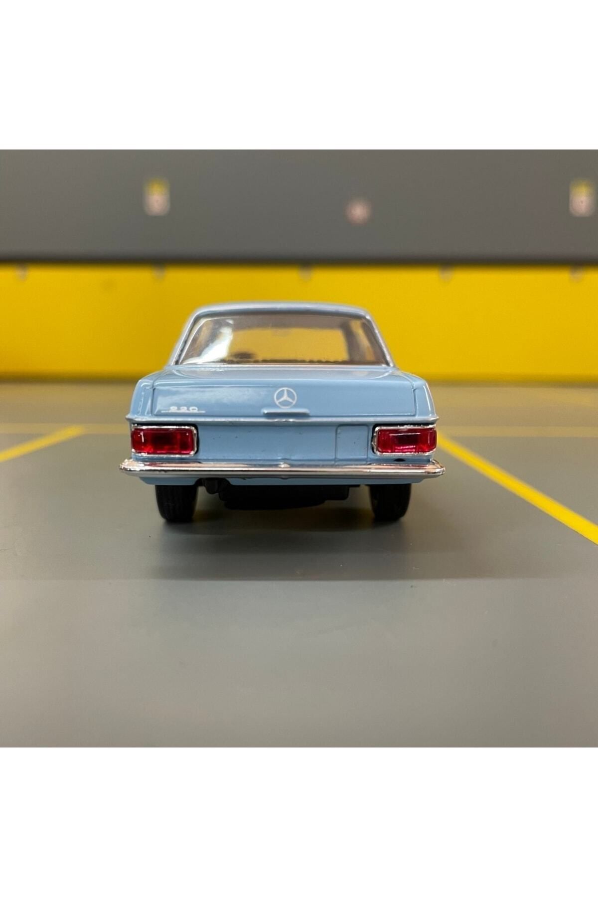 مدل خودرو MERCEDES BENZ 220 W115 1 36 SCALE DIECAST METAL MODEL CAR PULL DROP TOY از ترکیه WELLY