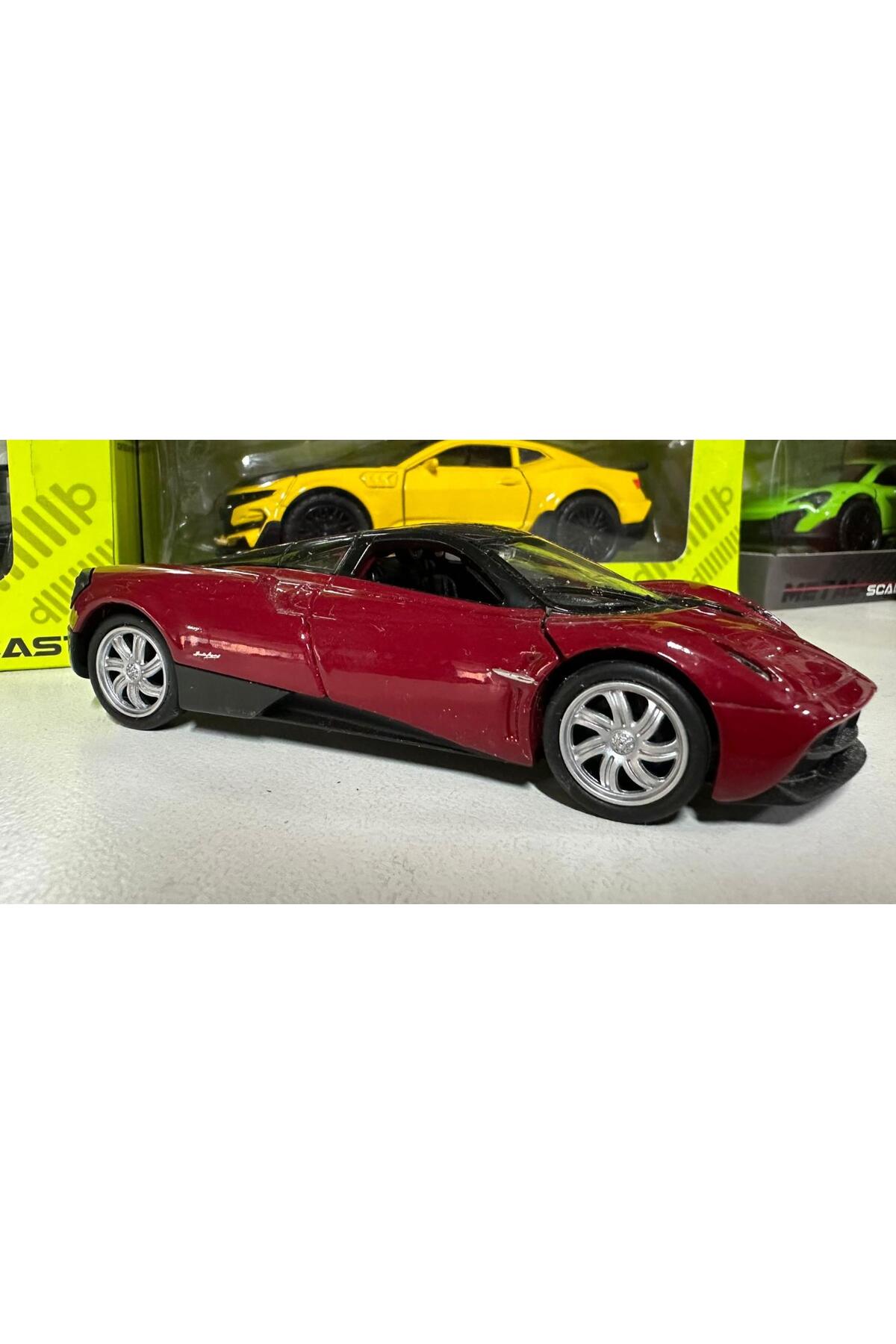 مدل خودرو اسباب بازی ماشین فلزی 1 36 چک قطره قرمز PAGANI HUAYRA اورجینال WELLY