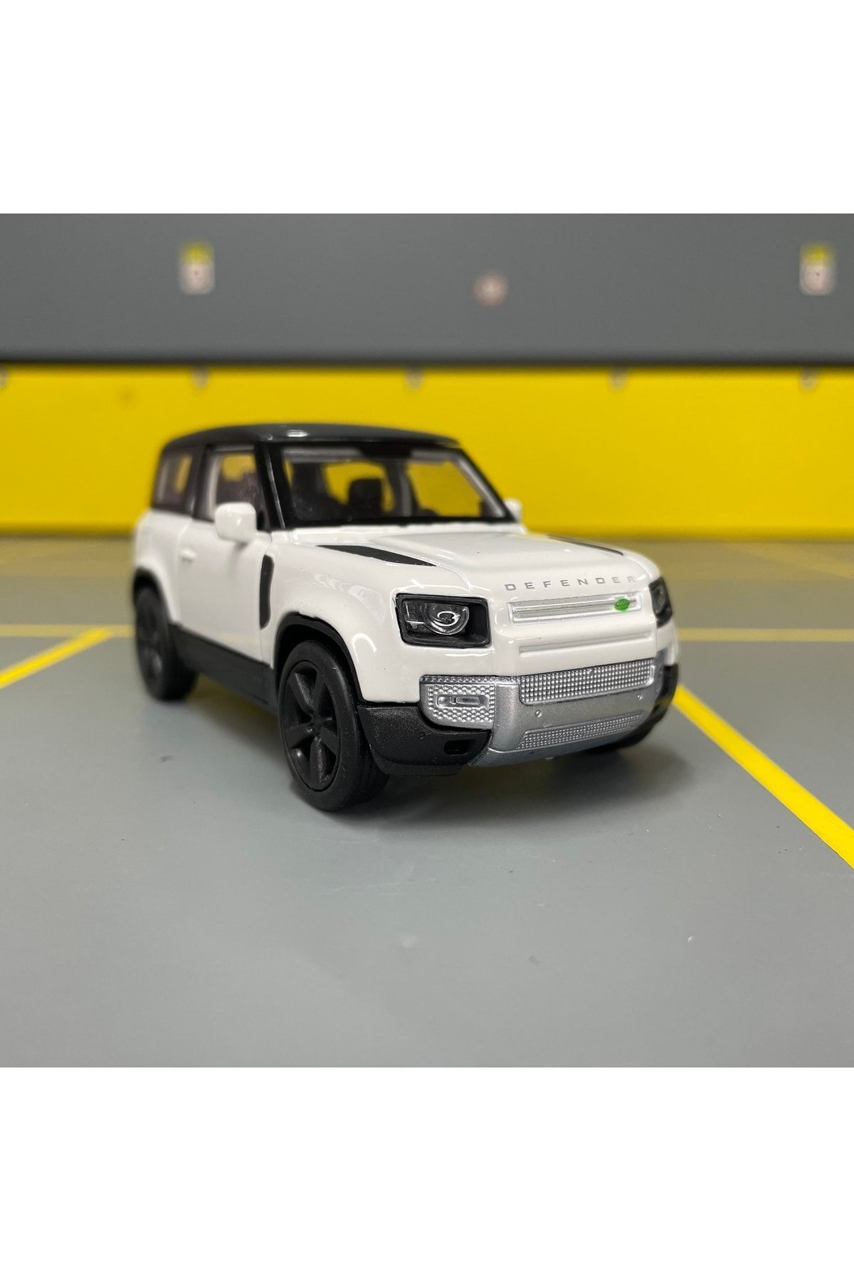 مدل خودرو LAND ROVER DEFENDER 2020 1 36 SCALE DIECAST METAL MODEL CAR TOY PULL DROP اورجینال WELLY
