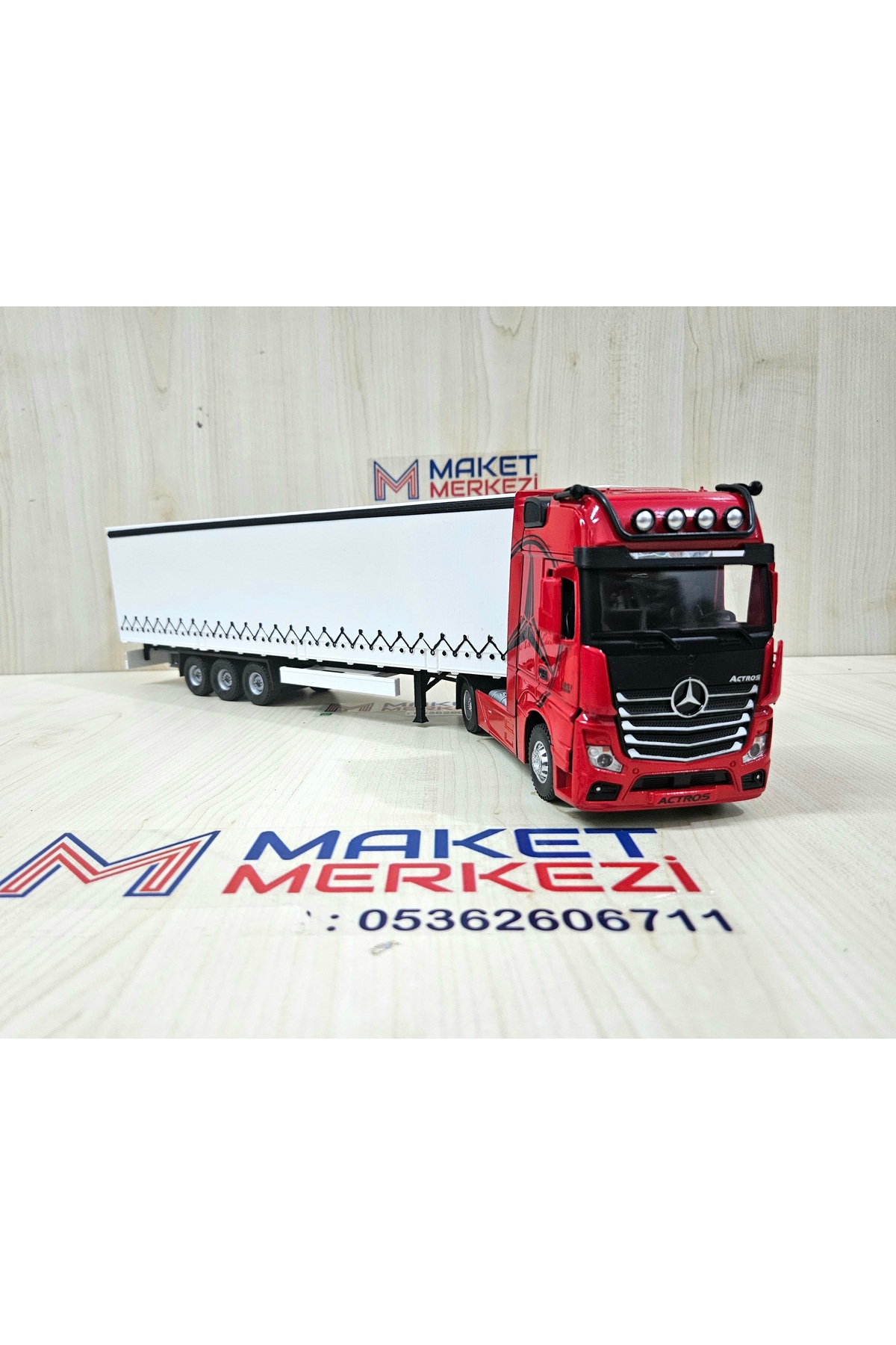 مدل خودرو نیم متر طول 1 36 MERCEDES ACTROS TILT TRUCK MODEL نام نوشته شده قرمز اورجینال Maket