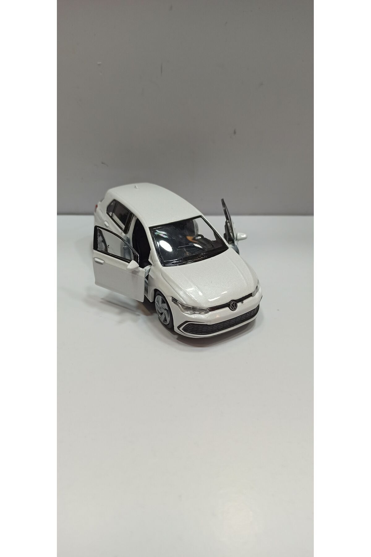 ماشین اسباب بازی VW GOLF 8 GTI WELLY WELLY