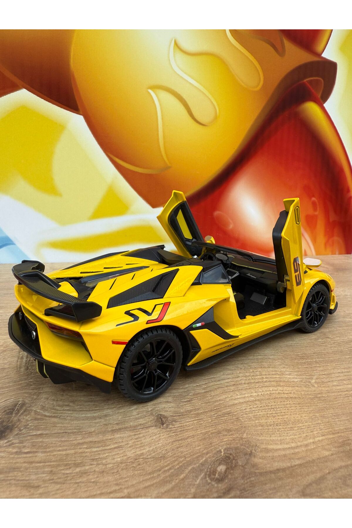 مدل خودرو ماشین LAMBORGHINI AVENTADOR SVJ DIECAST با درهای بازکننده چراغ های صوتی YELLOW اورجینال scntoys