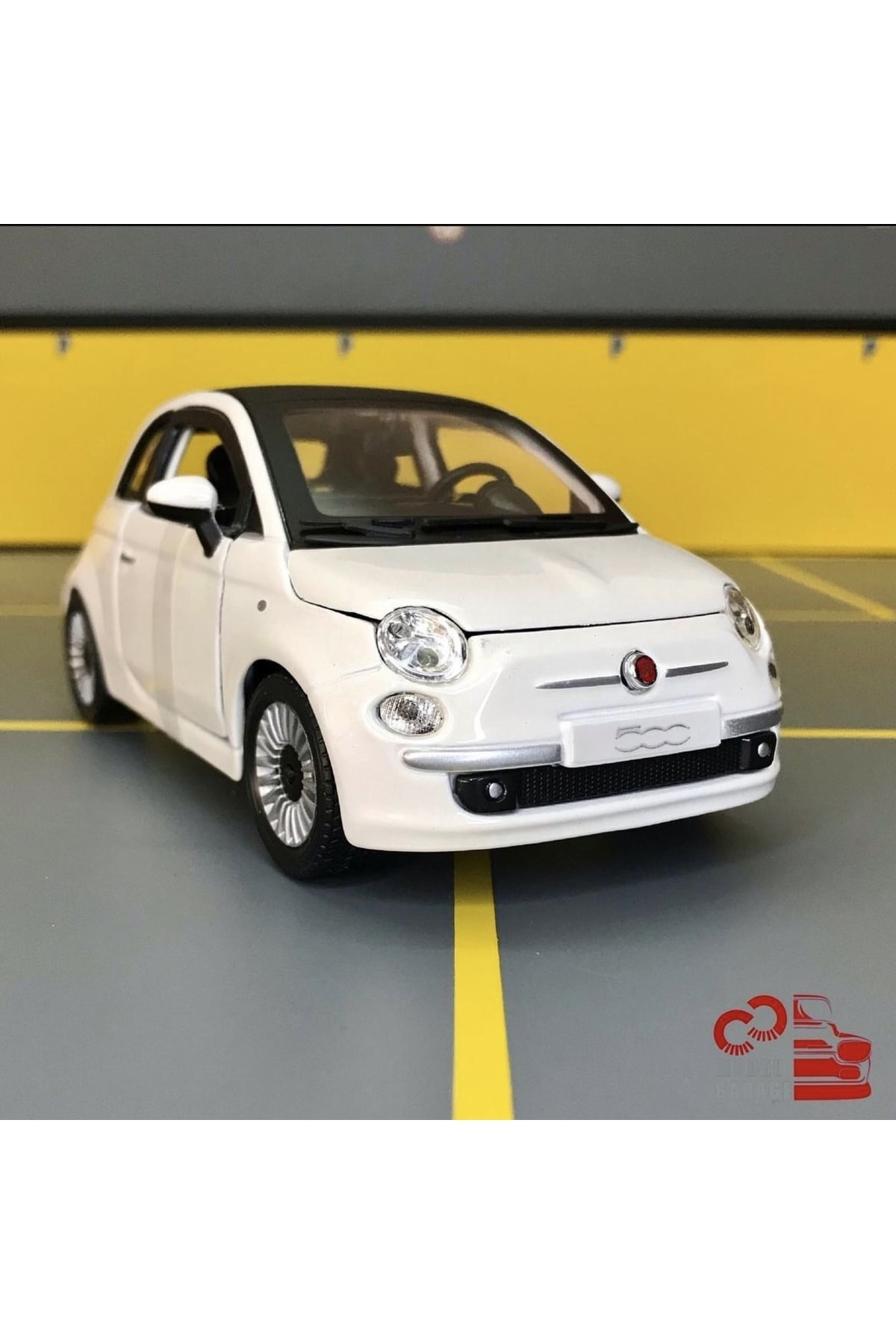 مدل خودرو FIAT 500 2007 1 24 SCALE DIECAST METAL CAR اورجینال Burago