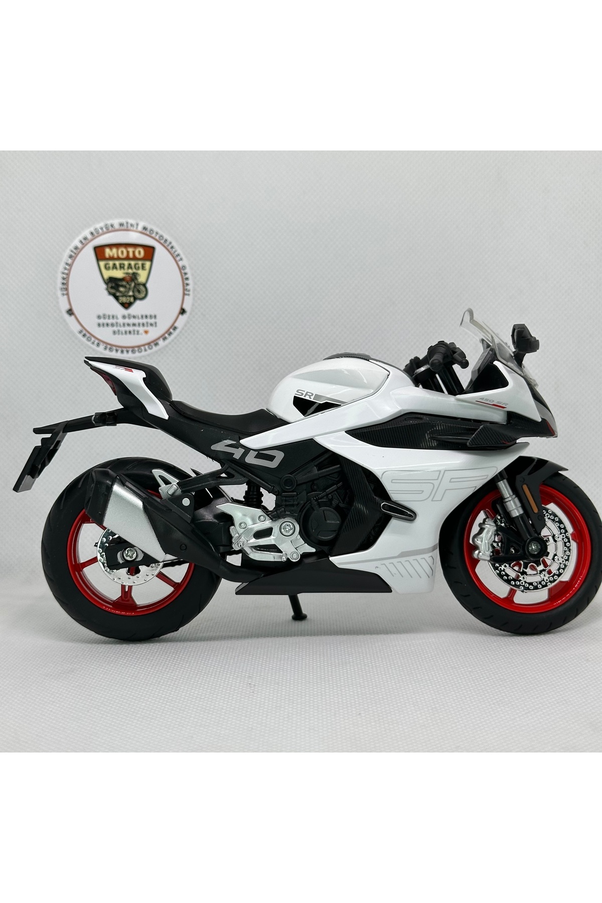 مدل خودرو موتورسیکلت CFMOTO 450 SR 1:12 LIGHTED DIECAST – فلزی با LED اورجینال MotoGarage