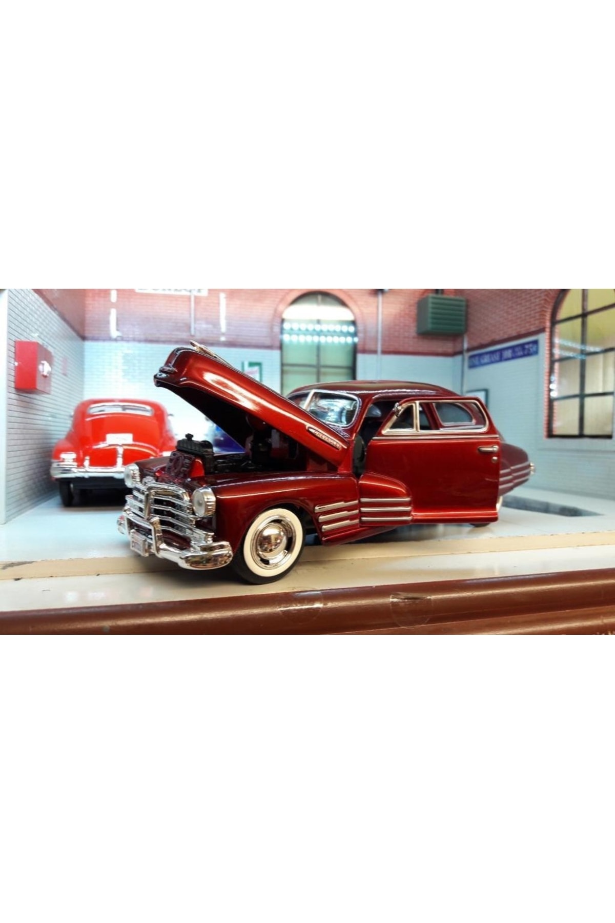 مدل خودرو MOTORMAX 1948 CHEVY AEROSEDAN FLEETLINE CLARET RED 1:24 MODEL CAR از ترکیه Motor Max