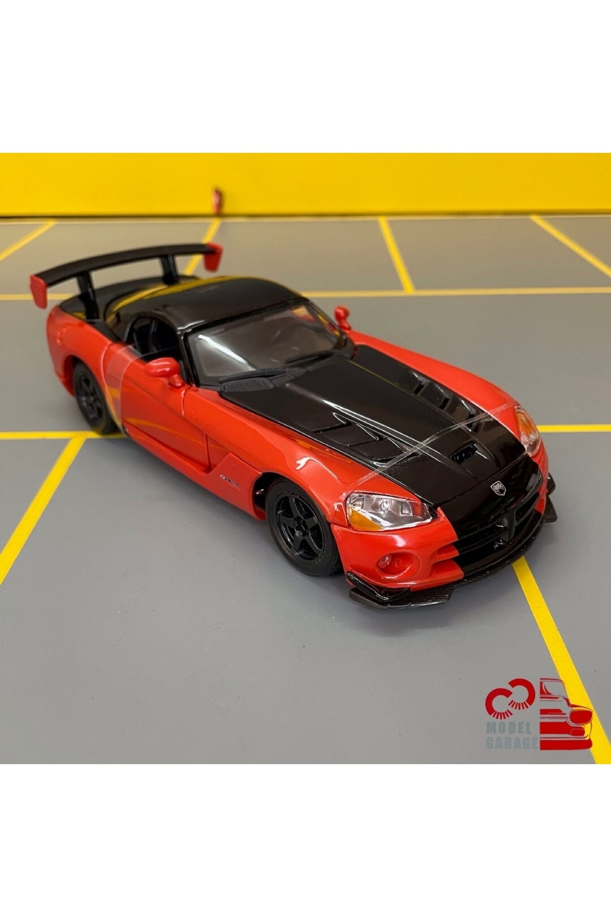 مدل خودرو DODGE VIPER SRT 10 ACR 1 24 SCALE C&amp;C MODEL GARAGE DIECAST METAL CAR اورجینال Burago