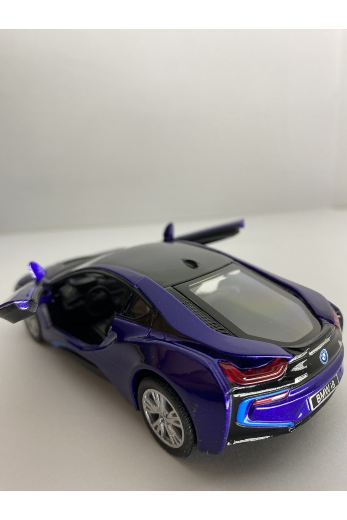 مدل خودرو ماشین اسباب بازی فلزی BMW I8 چک و دارای مجوز DROP اورجینال Diecast