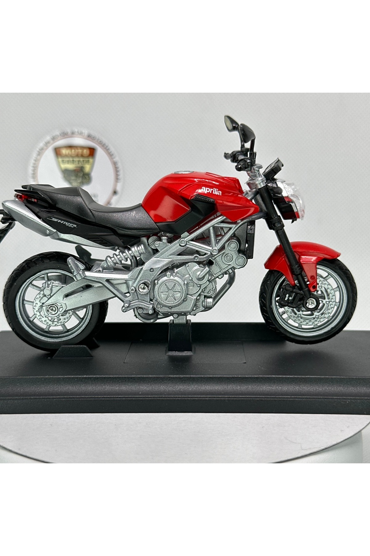 مدل خودرو موتورسیکلت APRILIA SHIVER 750 1:18 DIECAST MODEL – فلزی اورجینال WELLY