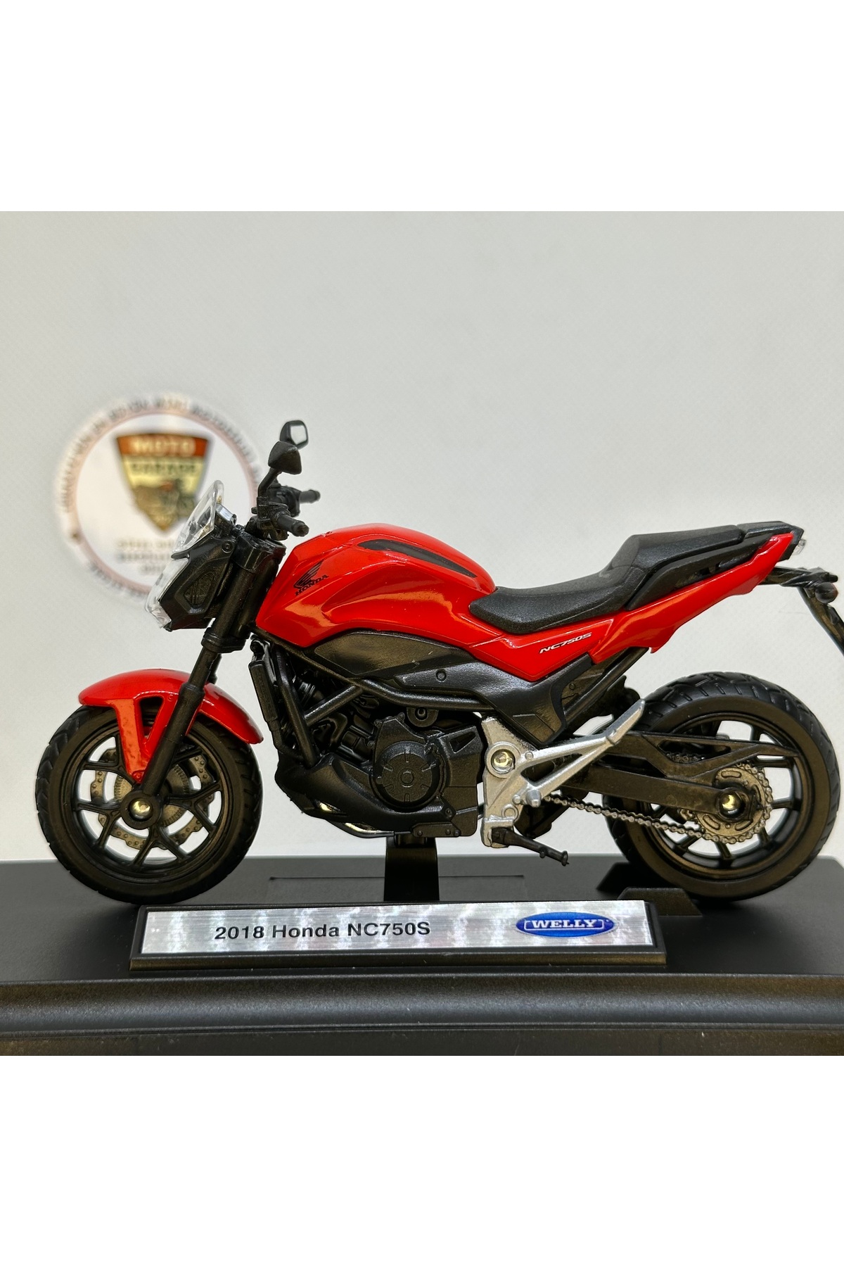 مدل خودرو موتورسیکلت هوندا NC750S 1:18 DIECAST اورجینال Maisto Diecast