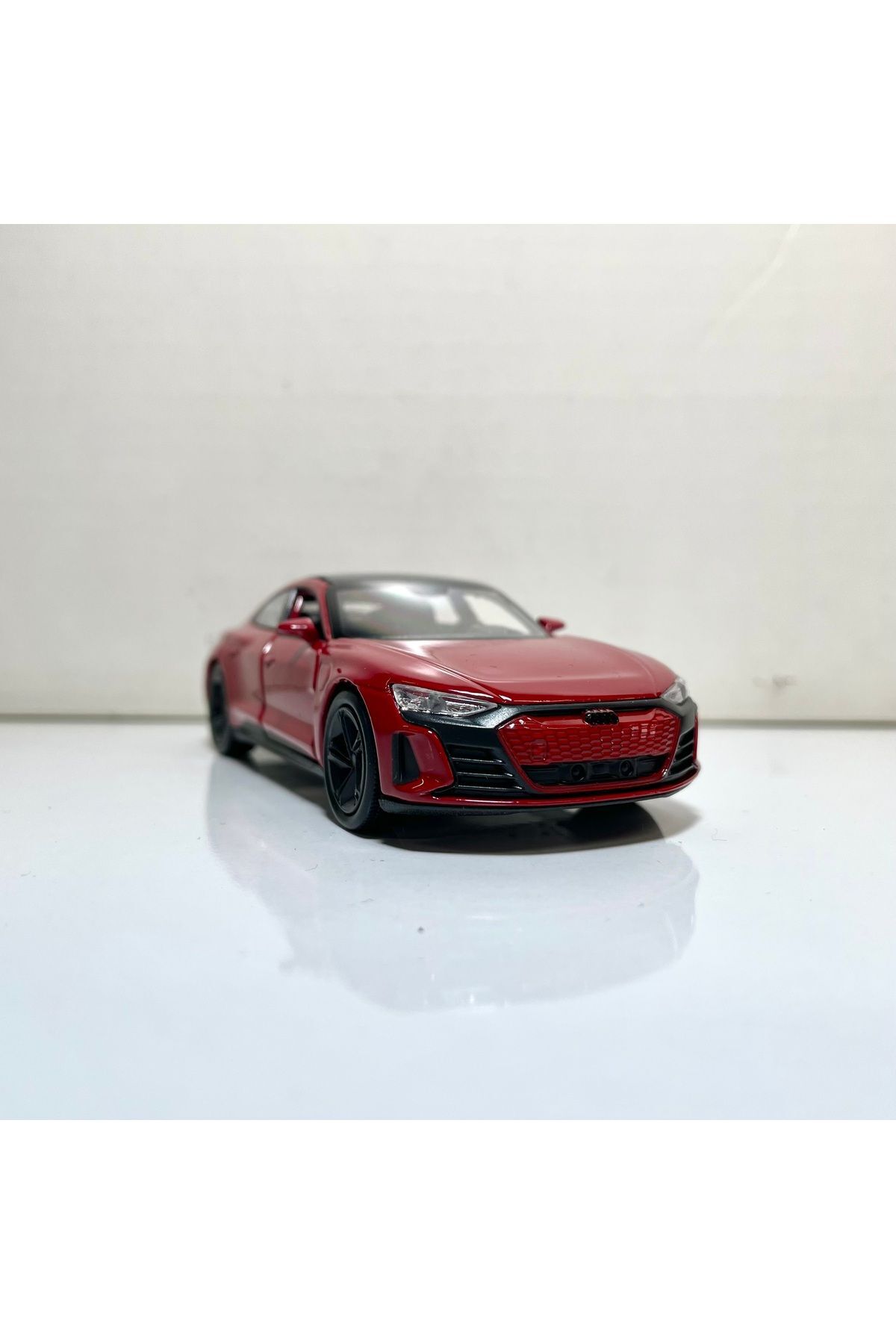 مدل خودرو AUDI RS E TRON GT 1 36 SCALE WELLY DIECAST METAL MODEL CAR TOY اورجینال WELLY