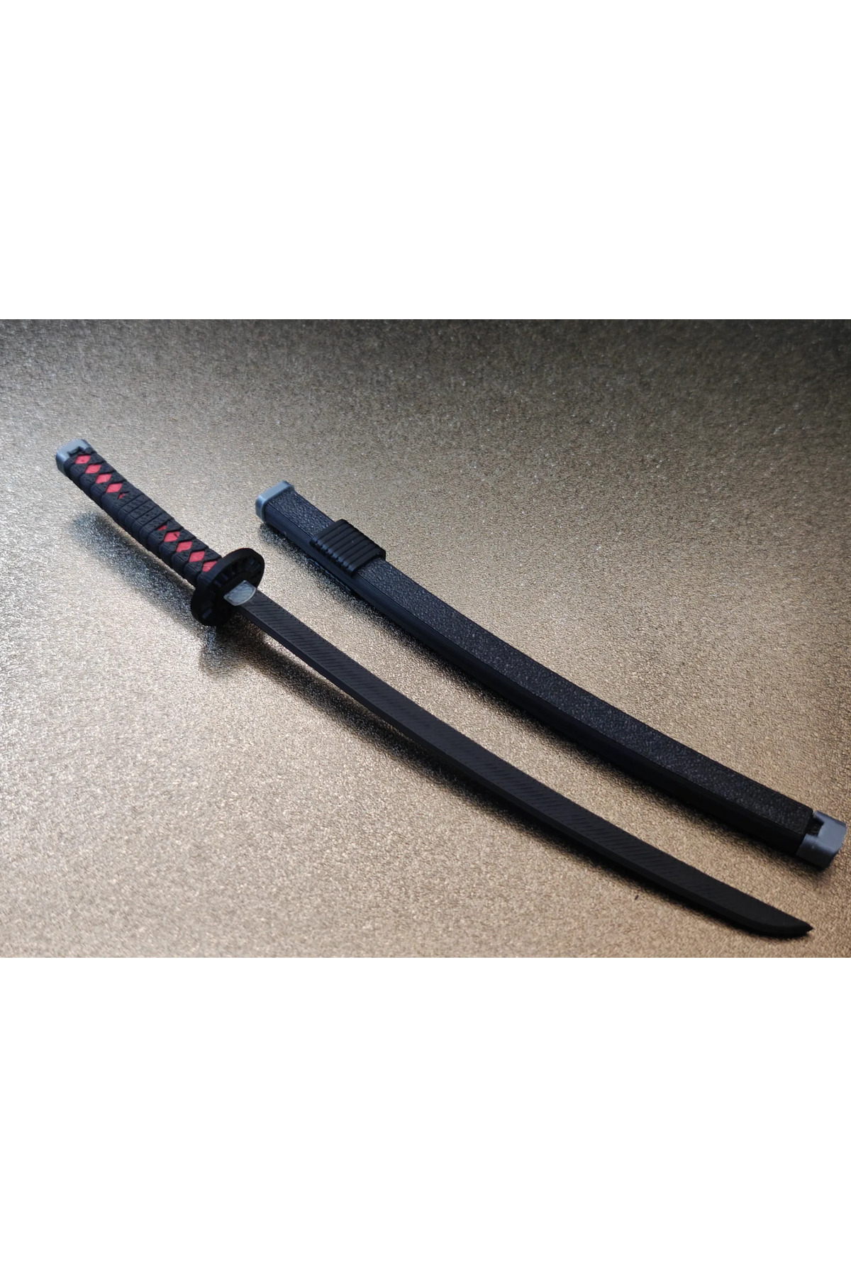 فیگور DEMON SLAYER TANJIRO KAMADO S1 MINI KATANA AND STAND SET از ترکیه Genel Markalar