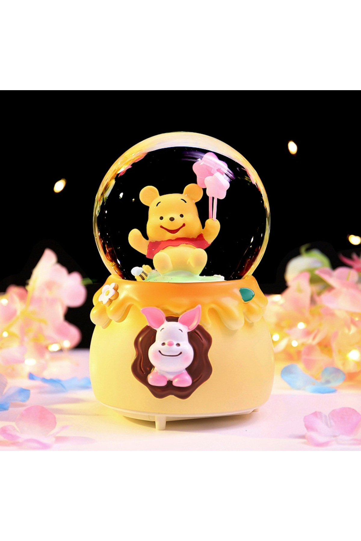 گوی برفی WINNIE THE BEAR سایز بزرگ SNOW GLOBE با نور موسیقی اسپری زرد 16X12 از ترکیه Livava