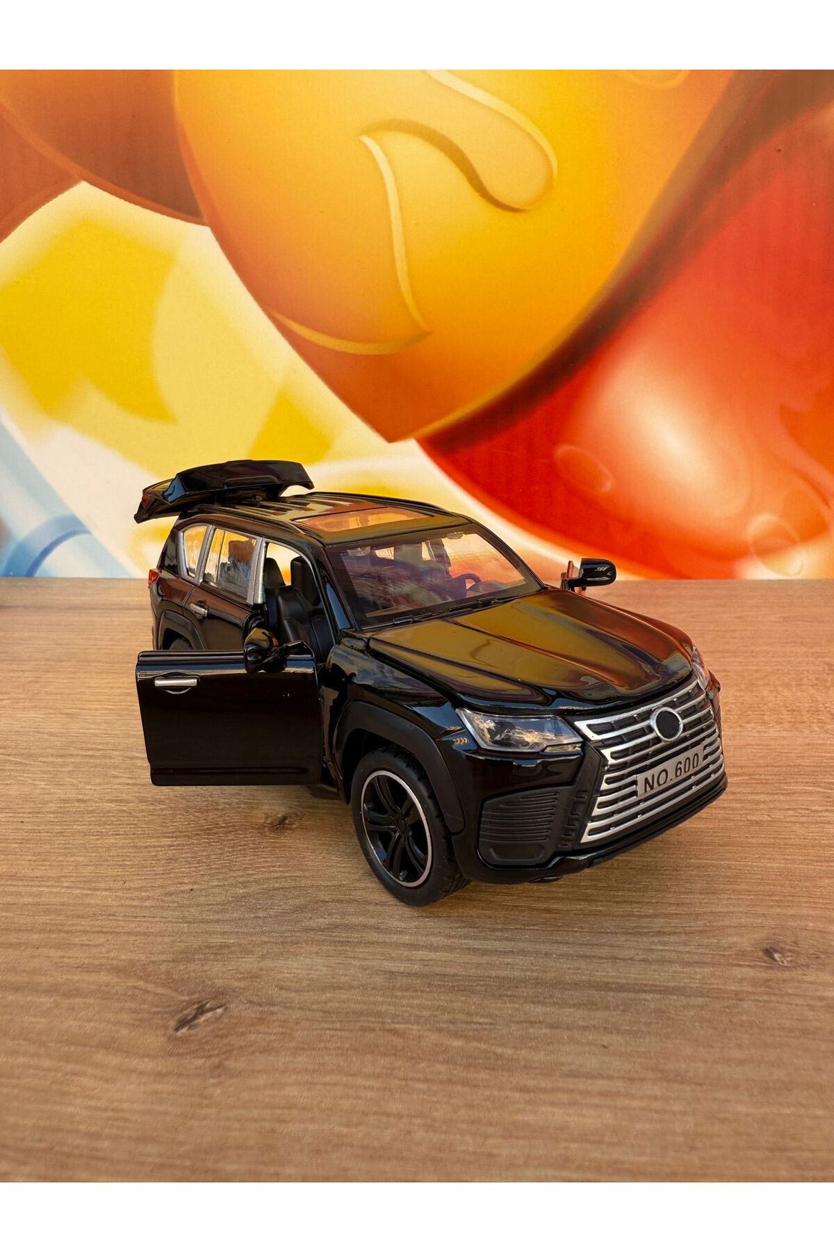 مدل خودرو LEXUS JEEP DIECAST CAR TOY 570 MODEL با درهای باز صدا و نور اورجینال scntoys