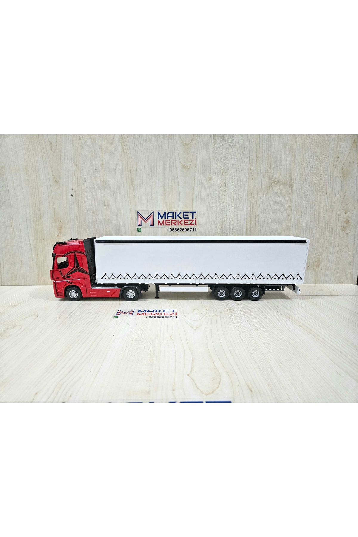 مدل خودرو نیم متر طول 1 36 MERCEDES ACTROS TILT TRUCK MODEL نام نوشته شده قرمز اورجینال Maket