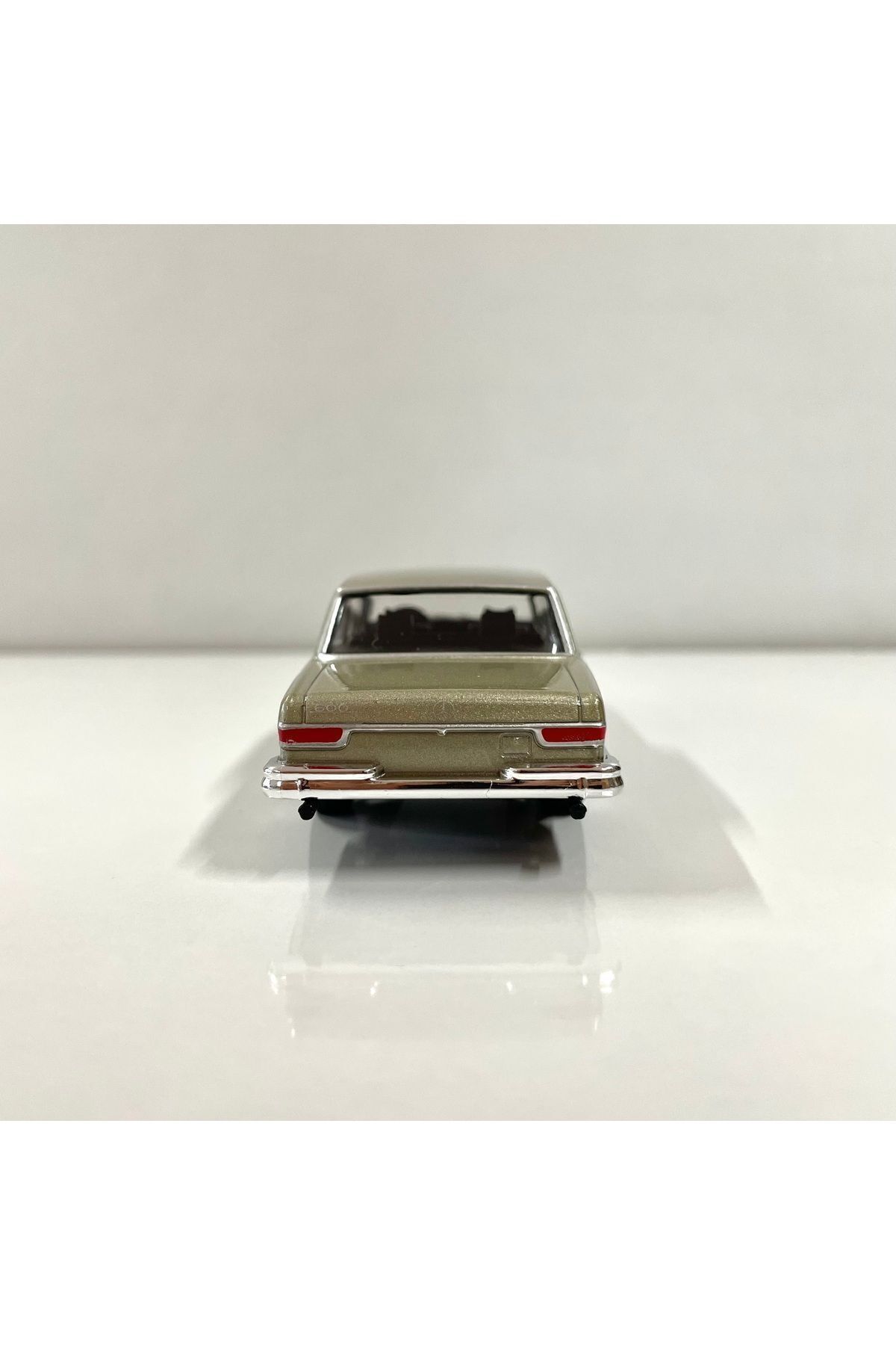 مدل خودرو 1963 MERCEDES BENZ 600 1 36 SCALE WELLY DIECAST METAL CAR TOY PULL DROP اورجینال WELLY