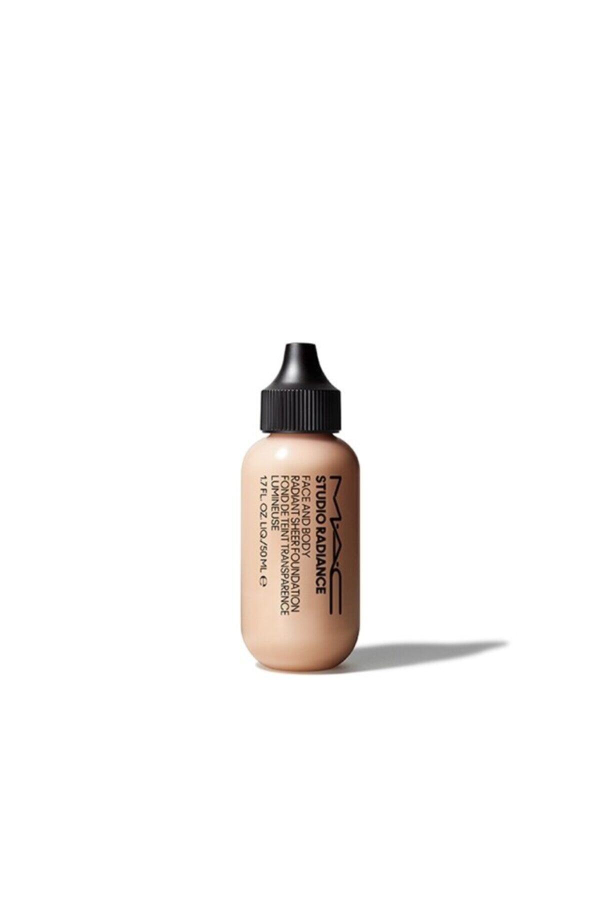 کرم پودر استودیو رادیان صورت و بدن Studio Radiance Face And Body مدل W1 بژ هلویی با ته رنگ خنثی حجم 50 میل مک MAC