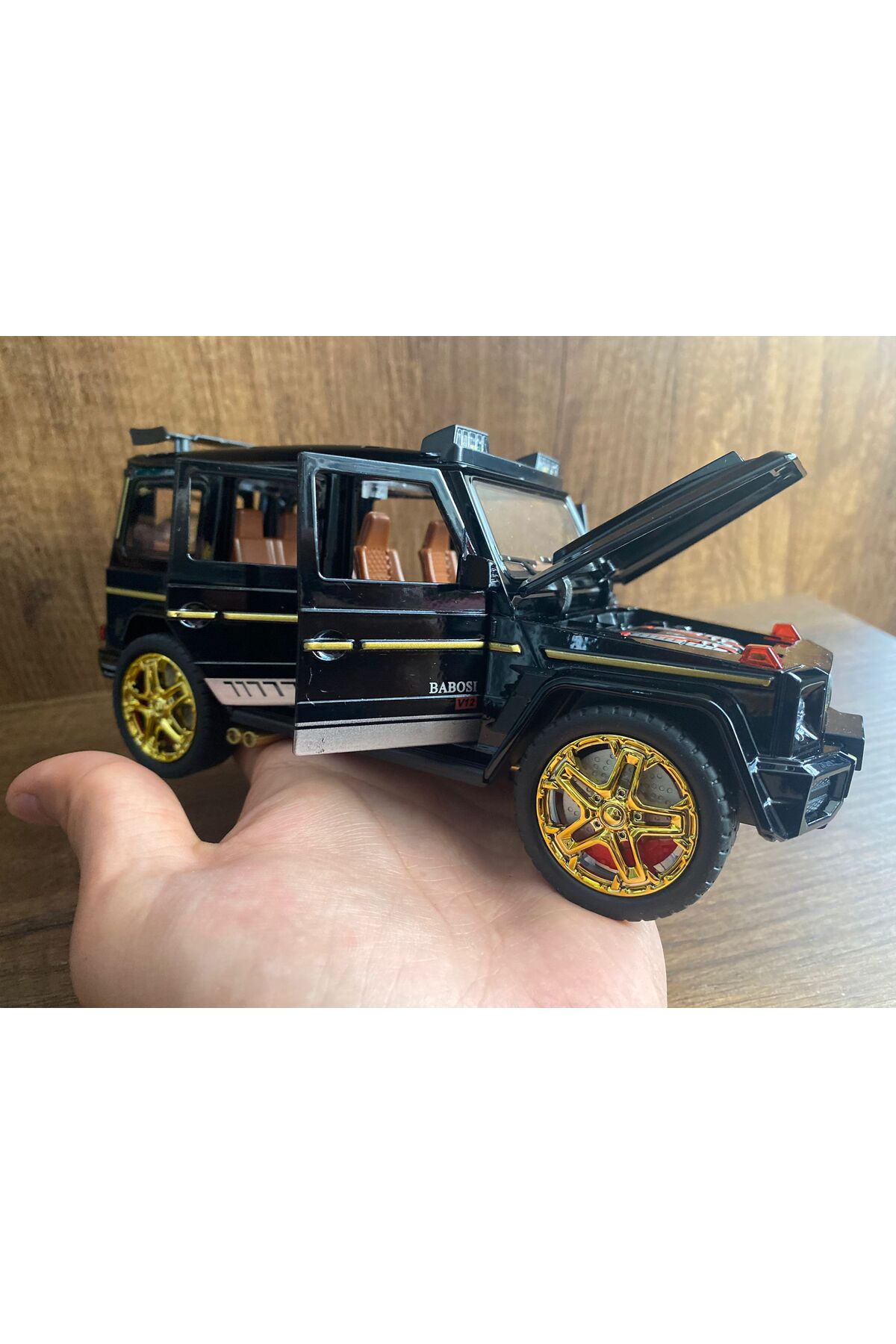 مدل خودرو MERCEDES G65 JEEP DIECAST CAR METAL 6 در باز شدن با چراغ های صوتی G63 اورجینال scntoys