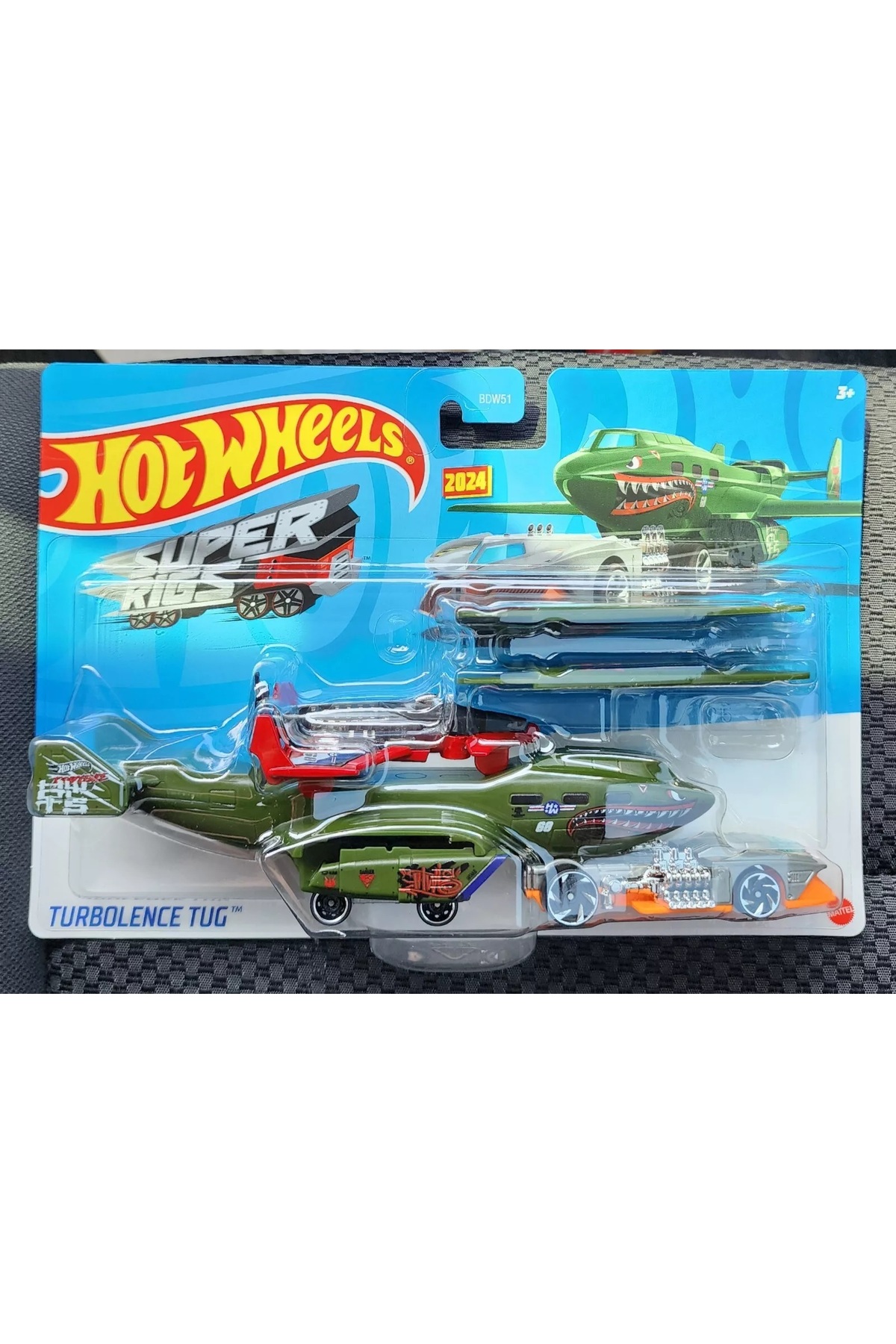 ماشین اسباب بازی هواپیماهای SUPER RIGS TURBOLANCE TUG 2024 هات ویلز اورجینال HOT WHEELS