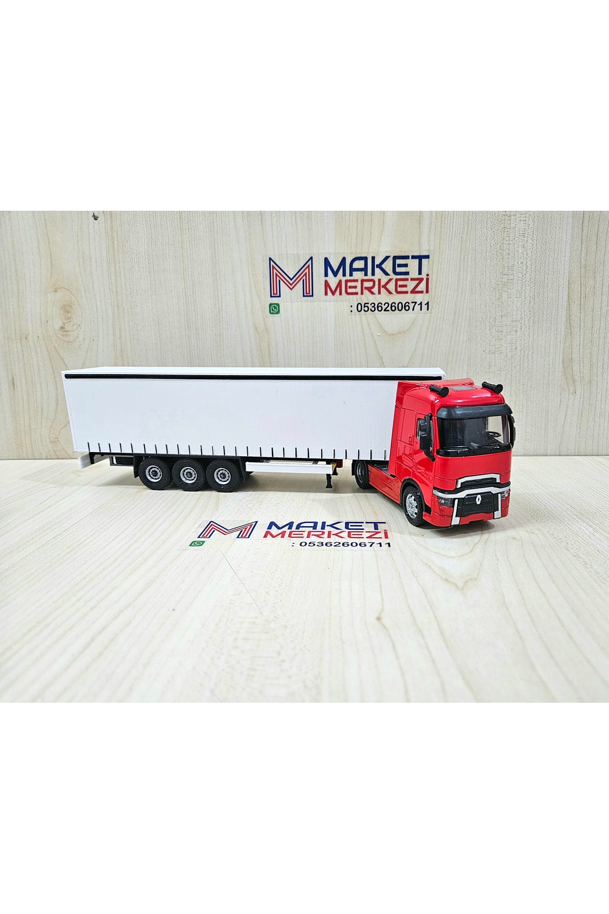 مدل خودرو TRUCK RED RENAULT به طول 30 سانتی متر در مقیاس 1 50 نام شرکت را می توان نوشت اورجینال Maket