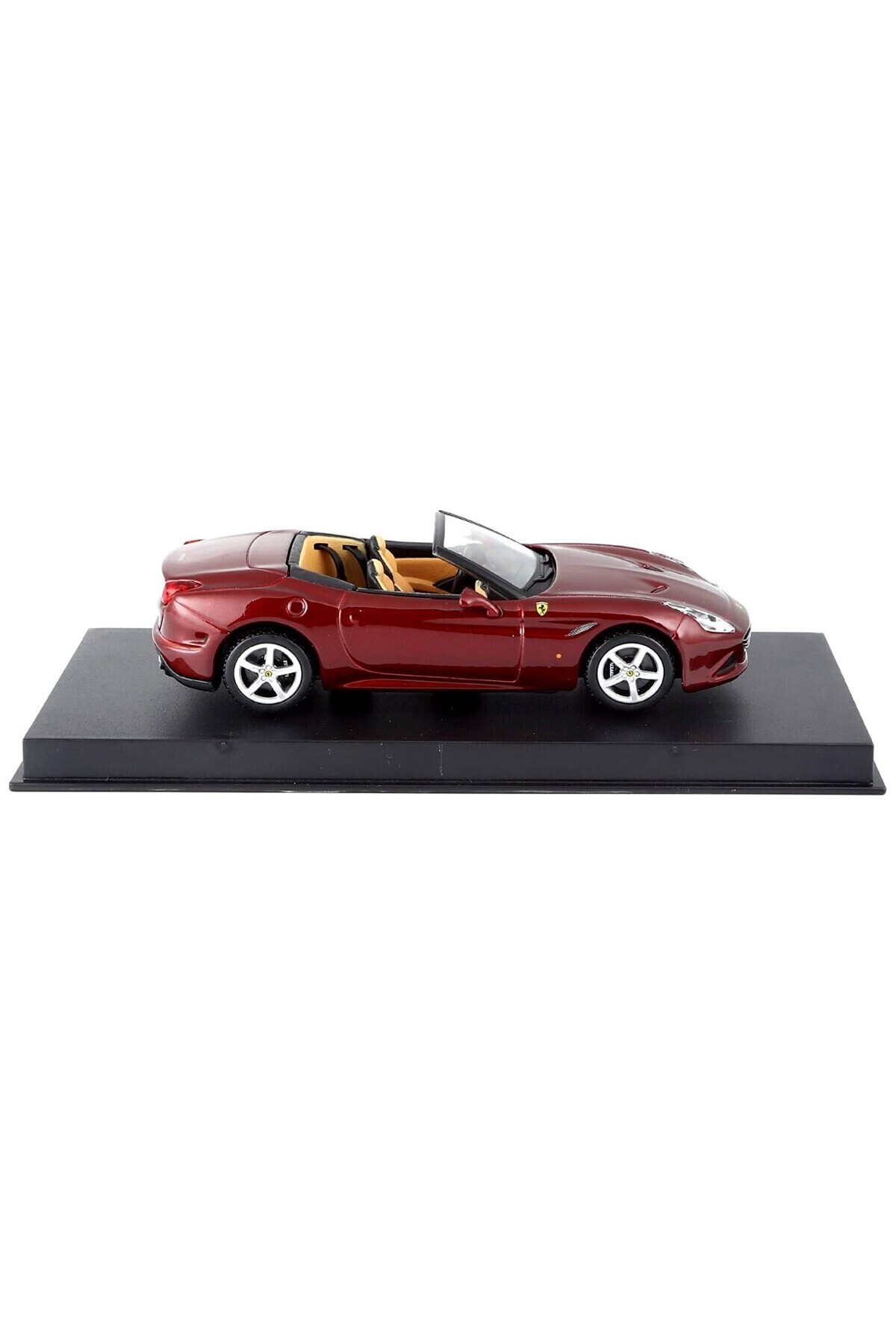مدل خودرو 1:43 فراری کالیفرنیا T 36903 DIECAST اورجینال BBURAGO